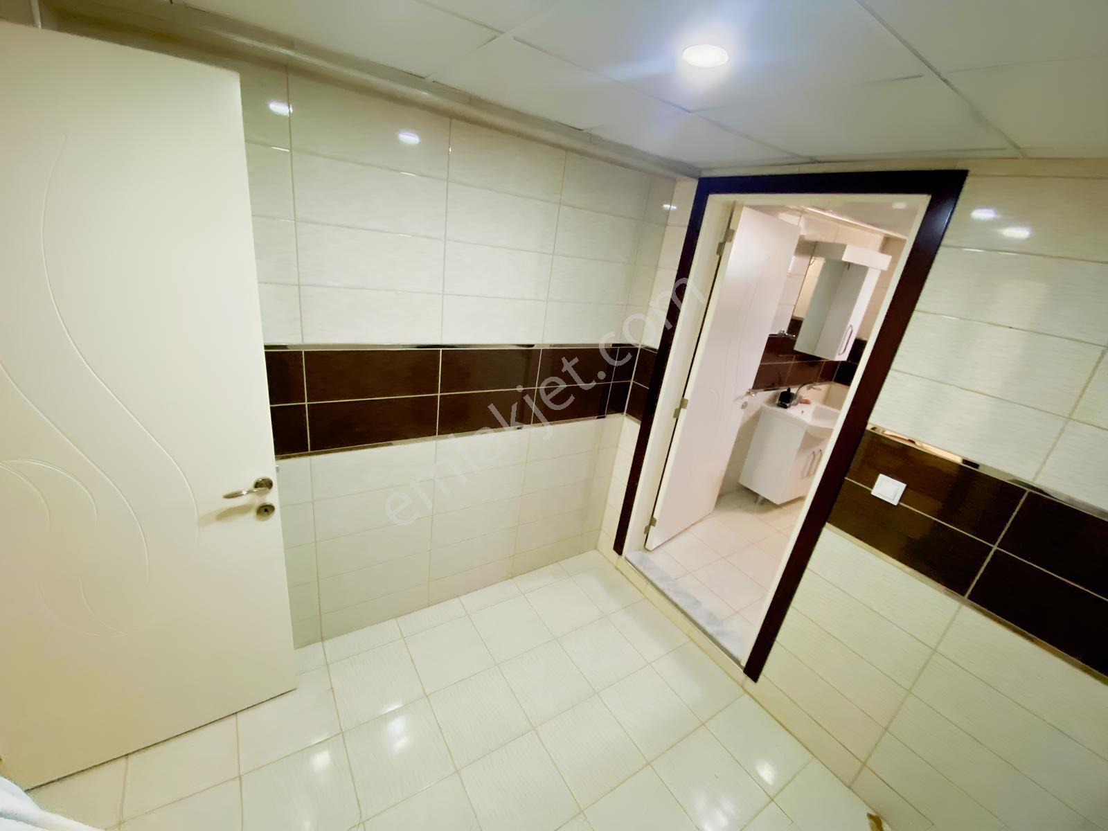 1090 M2 Arsa Üzerinde Satılık Müstakil Bahçeli 3 Katlı Ev - Görsel 21