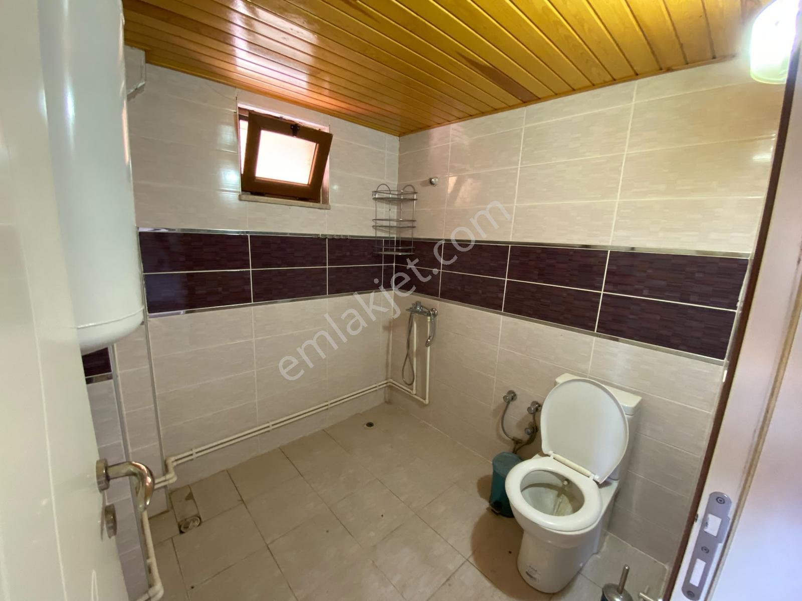 1090 M2 Arsa Üzerinde Satılık Müstakil Bahçeli 3 Katlı Ev - Görsel 32