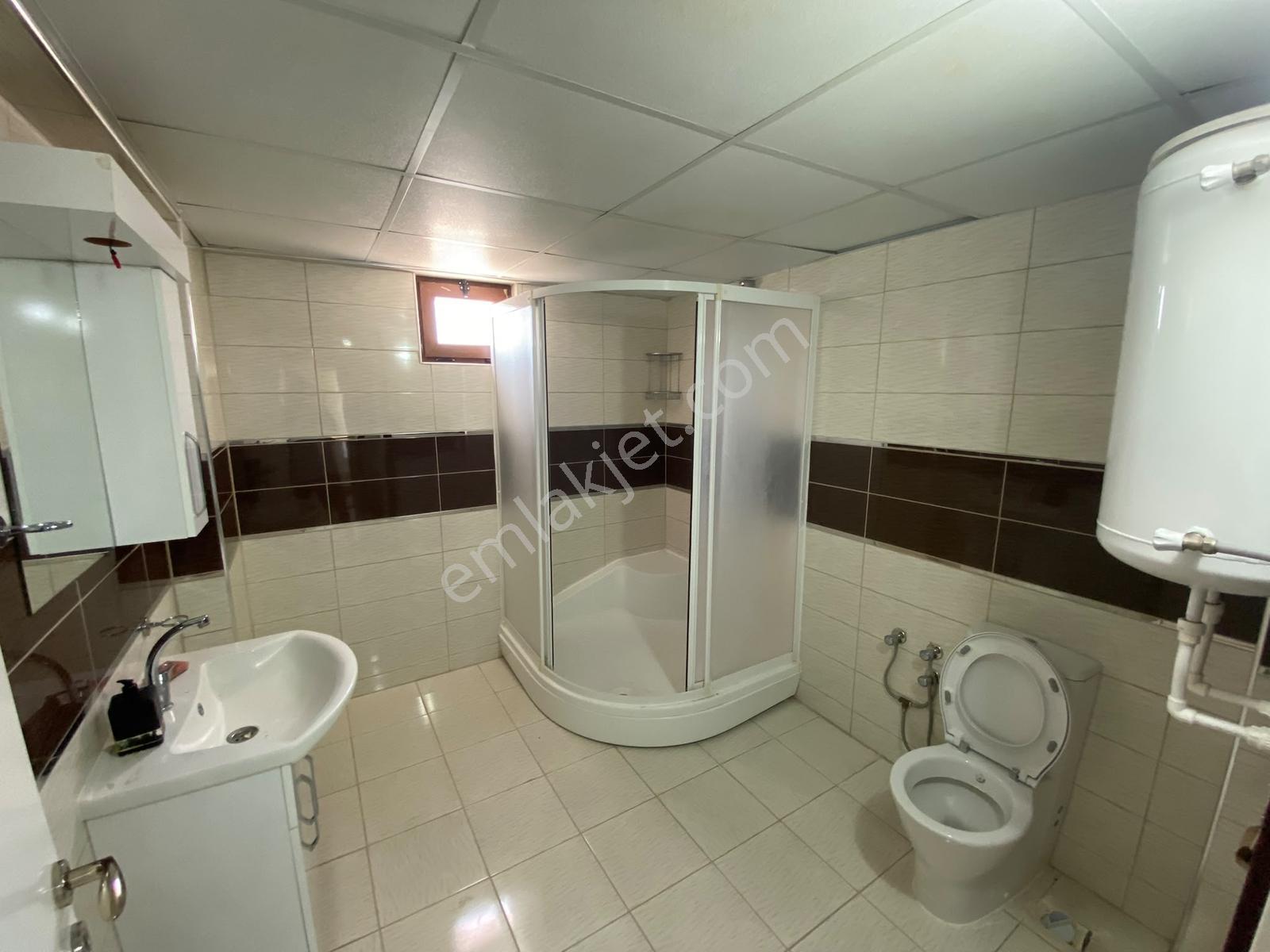1090 M2 Arsa Üzerinde Satılık Müstakil Bahçeli 3 Katlı Ev - Görsel 22