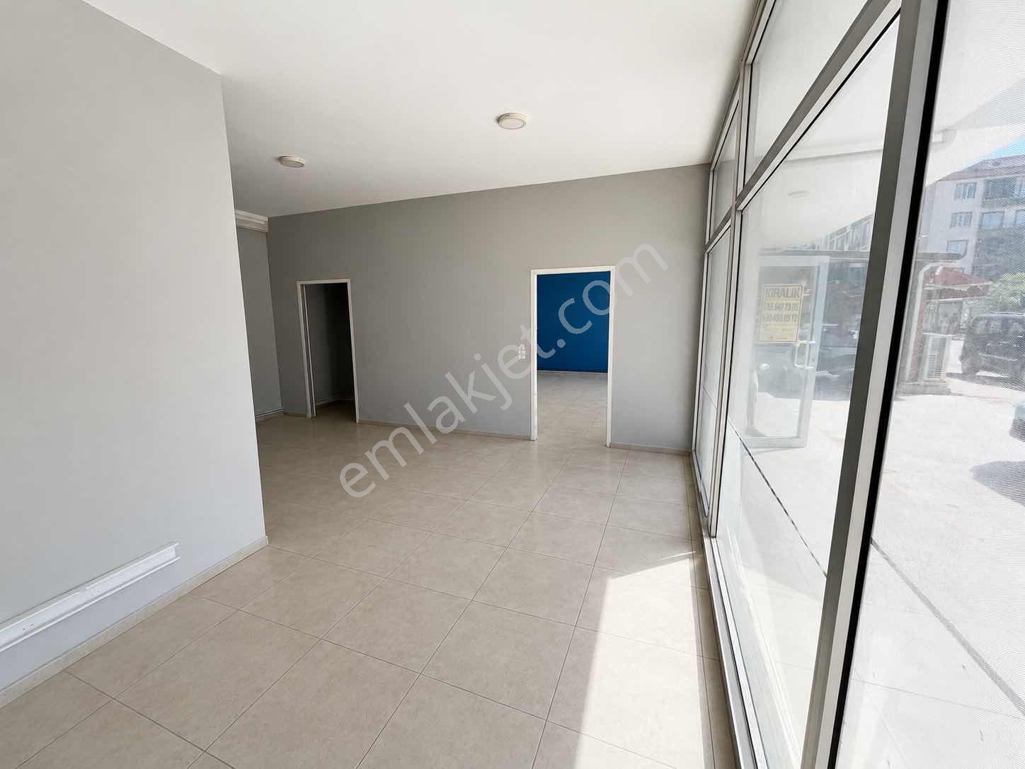 Gömeç'te Cadde Üzerinde Kiralık Dükkan - Görsel 2