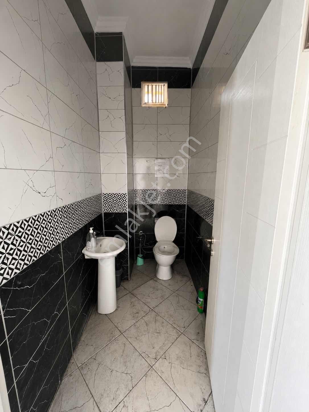 Gömeç'te Cadde Üzerinde Kiralık Dükkan - Görsel 11