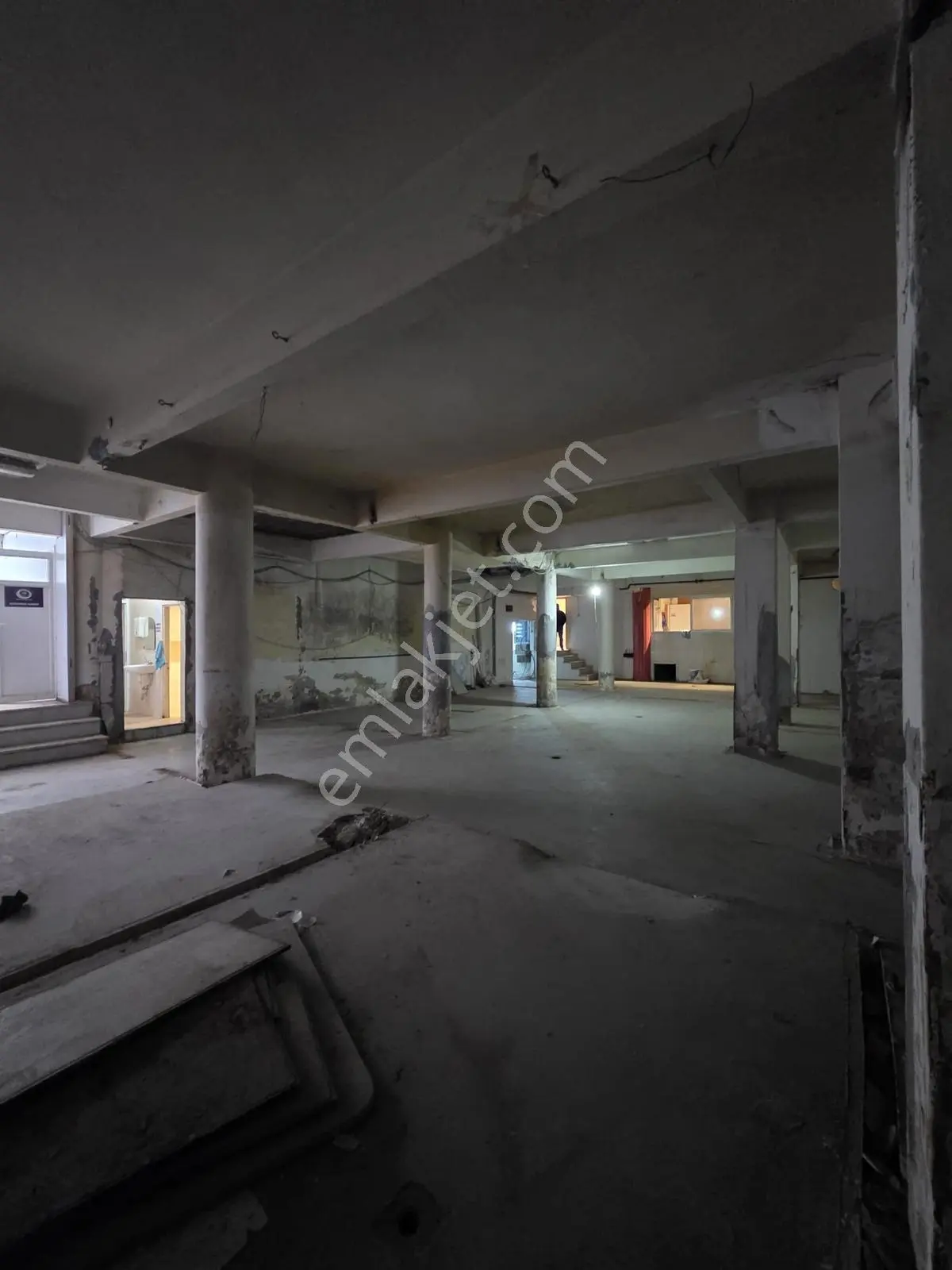 4.levent Metro Yanı 250 M² Çift Girişli Geniş Ticari Alan - Görsel 3
