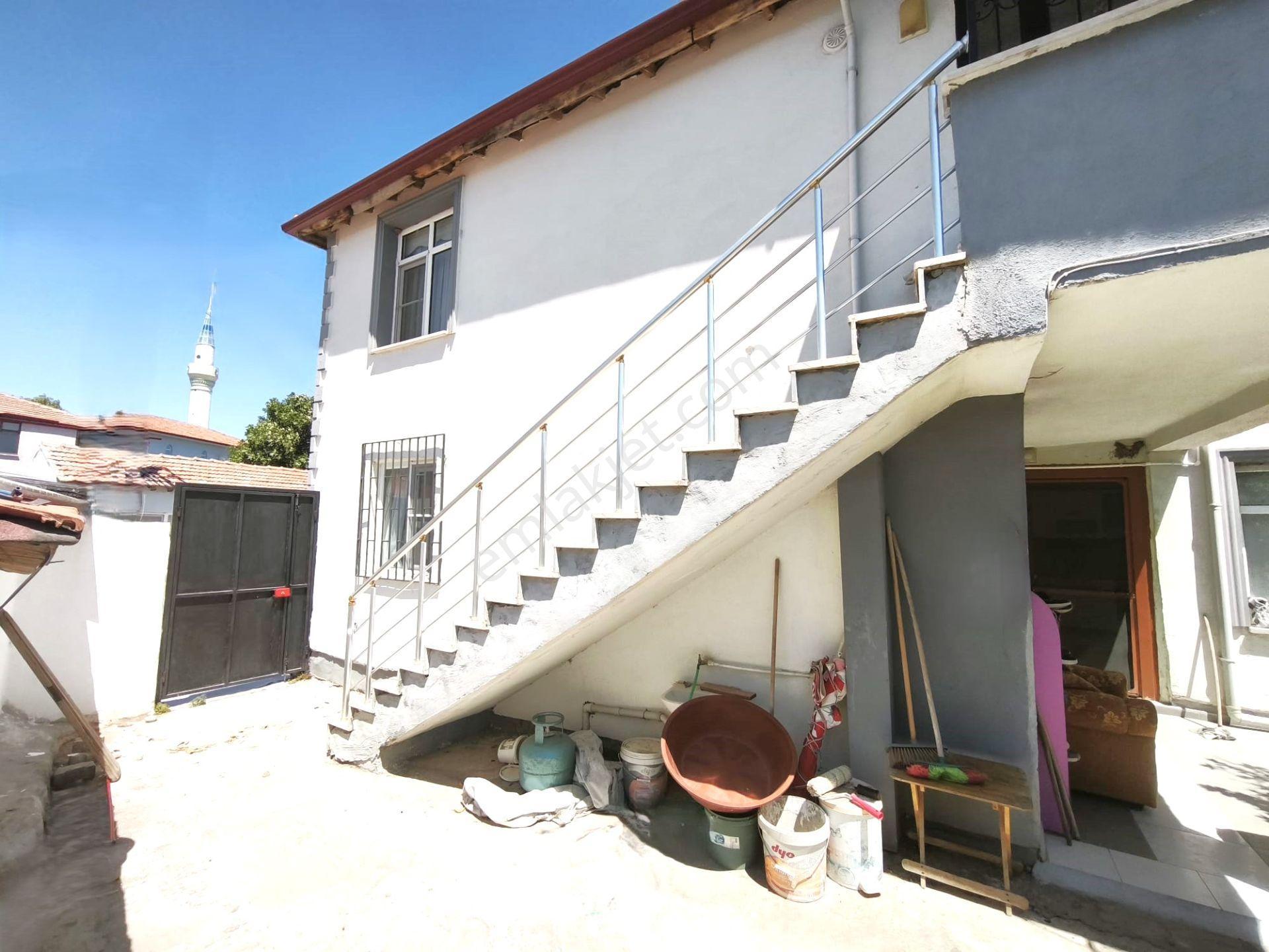 Aygül'den Çoruk'da Çift Daire Fırsatı Ön Cephe Geniş Bahçeli Ayrı Mutfaklı 4+2 Satılık Köy Evi - Görsel 26