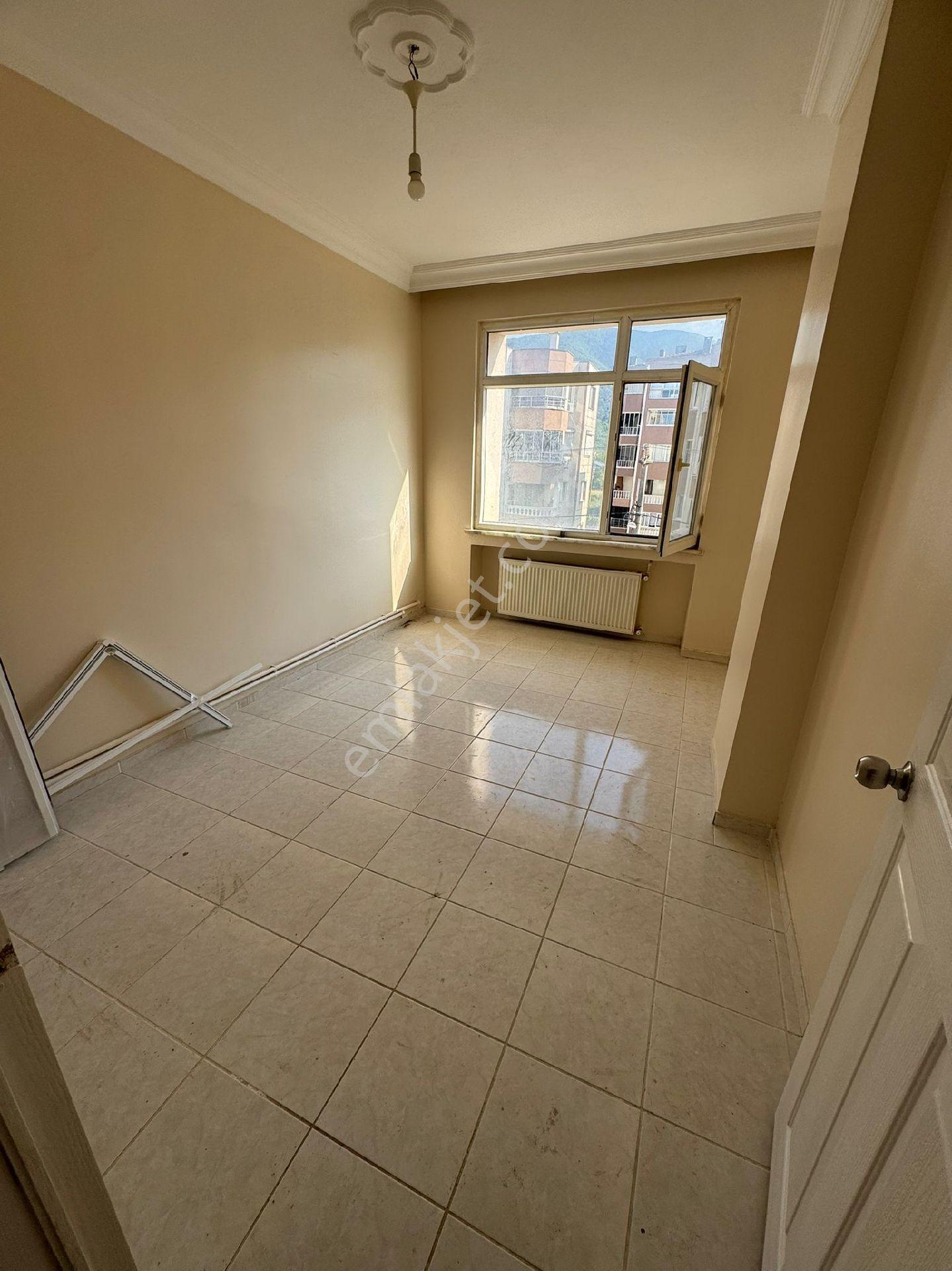 Sahibinden Kiralık Yaz Kış Kullanıma Uygun Doğalgazlı Denize Sıfır Yeni Boyalı Eşyasız Daire - Görsel 2