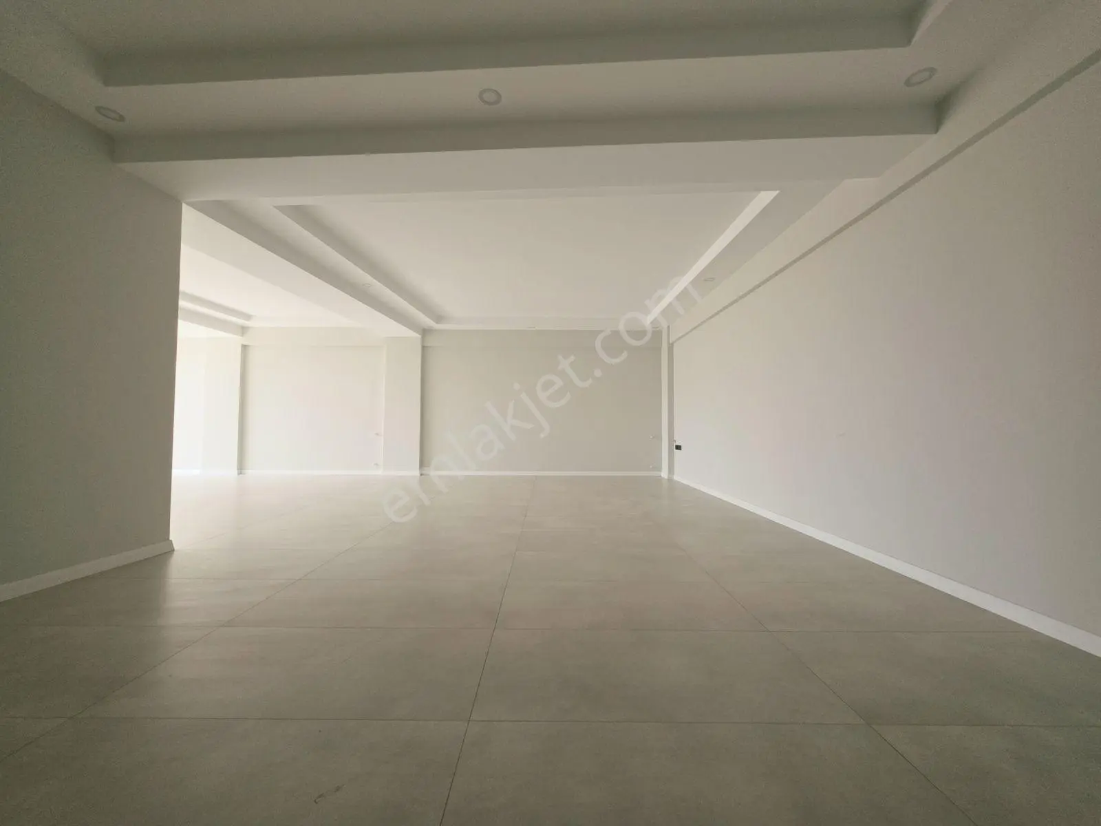 Serik Atatürk Caddesi'nde Plazada Prestijli Kiralık Ofis - Görsel 8