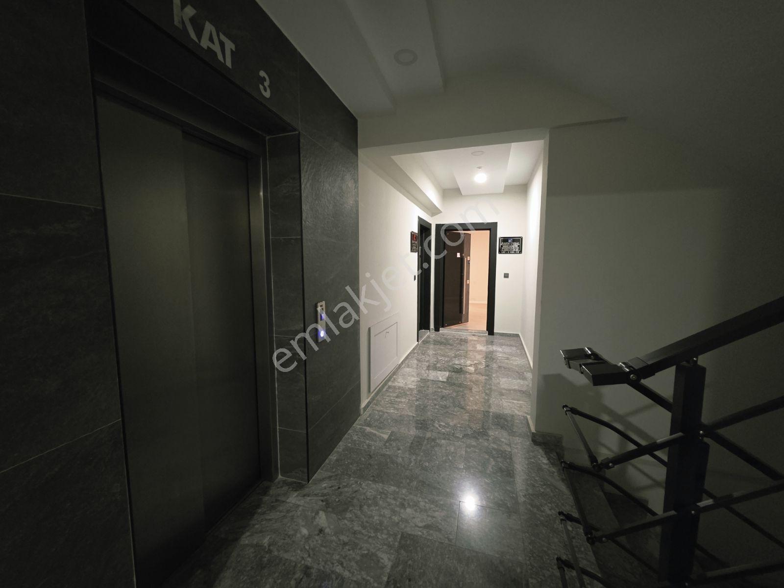 Serik Atatürk Caddesi'nde Plazada Prestijli Kiralık Ofis - Görsel 22