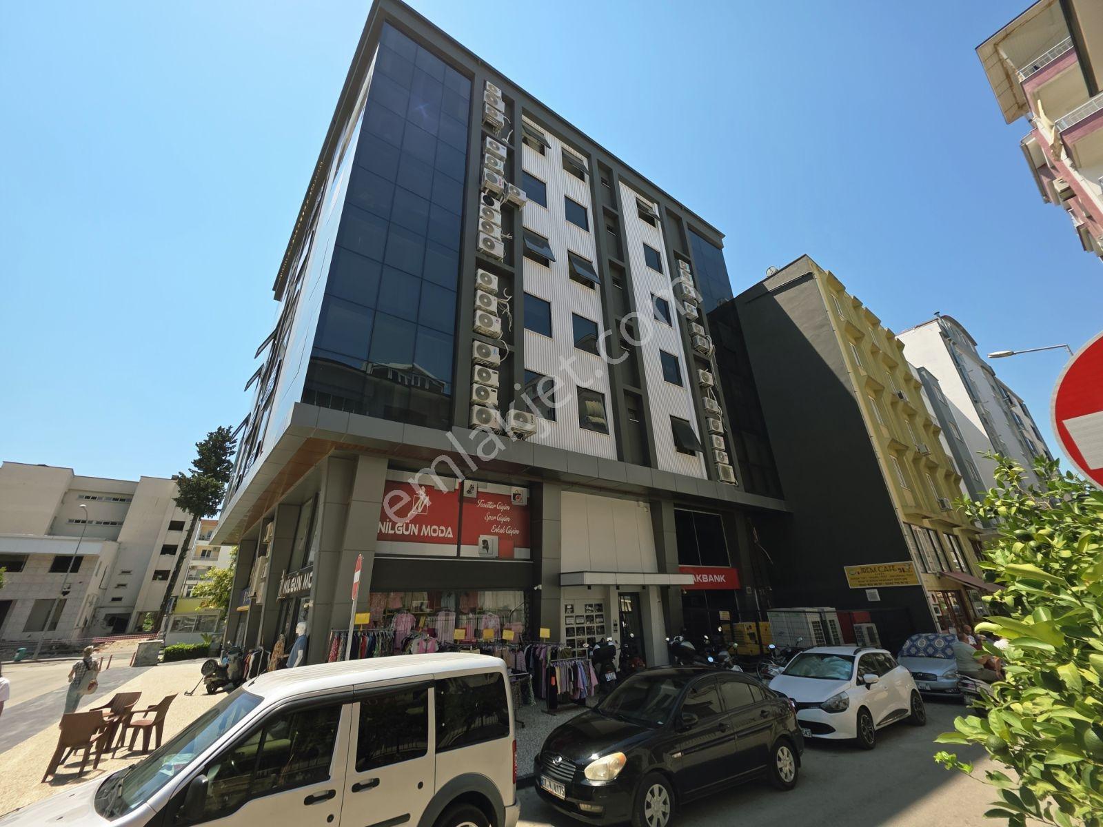 Serik Atatürk Caddesi'nde Plazada Prestijli Kiralık Ofis - Görsel 12