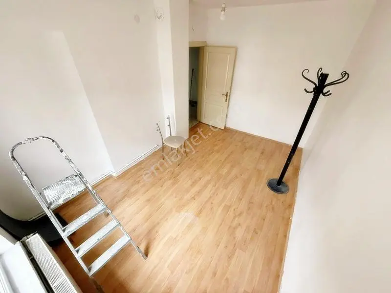 İncirli R.saydam Cd.yakını Katta 3+1 Yapılı Kiralık Daire.. - Görsel 3