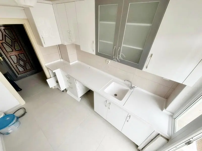 İncirli R.saydam Cd.yakını Katta 3+1 Yapılı Kiralık Daire..