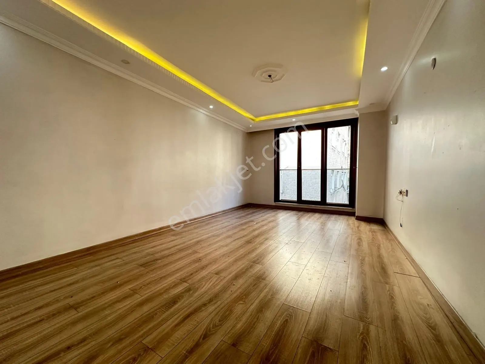 Çeliktepe'de,yeni Bina,metroya 4 Dk. 2+1 Kiralık Daire,artum'dan