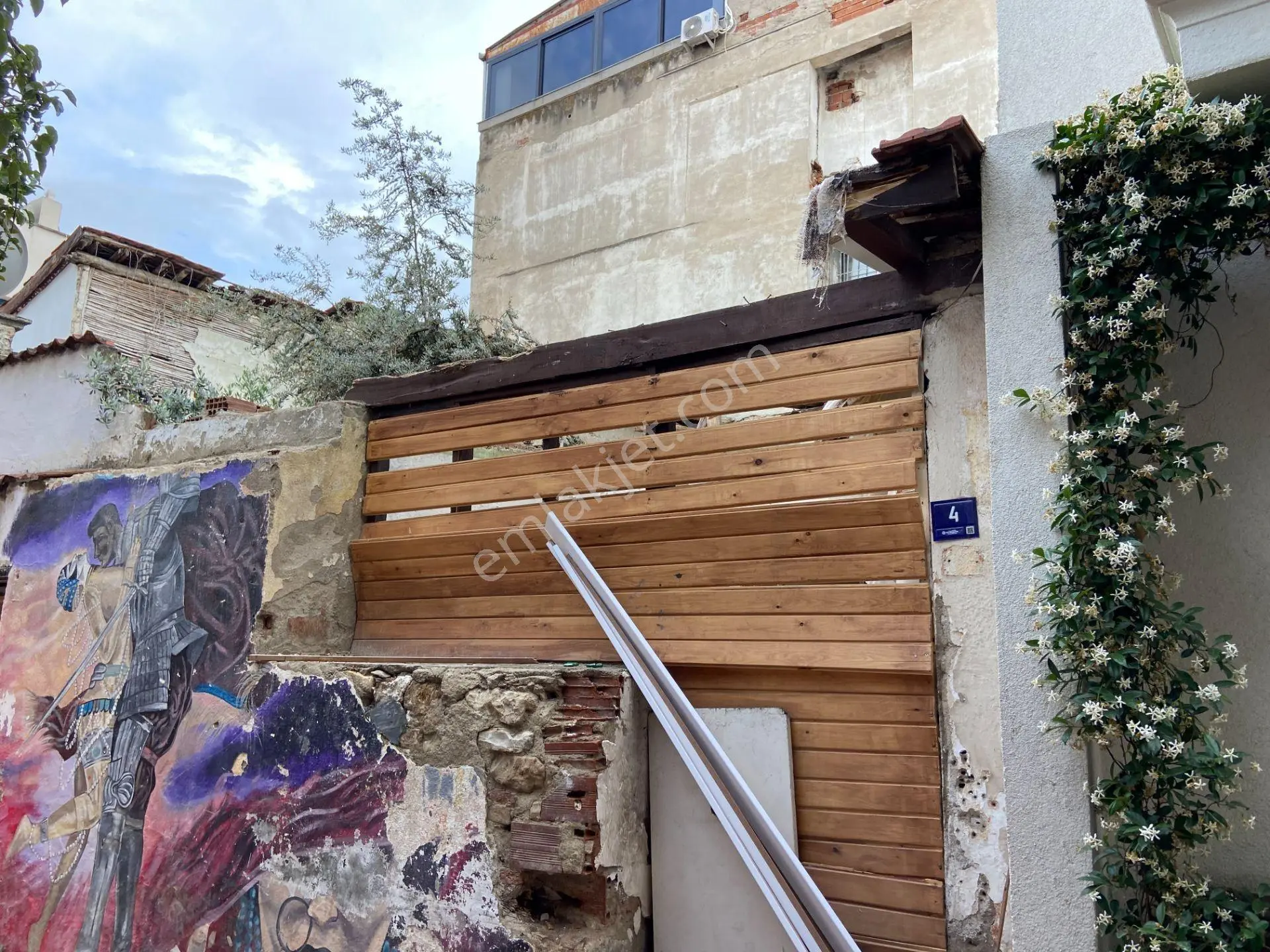 Satılık Kuşadası Kaleiçinde Dükkan Arsası - Görsel 3