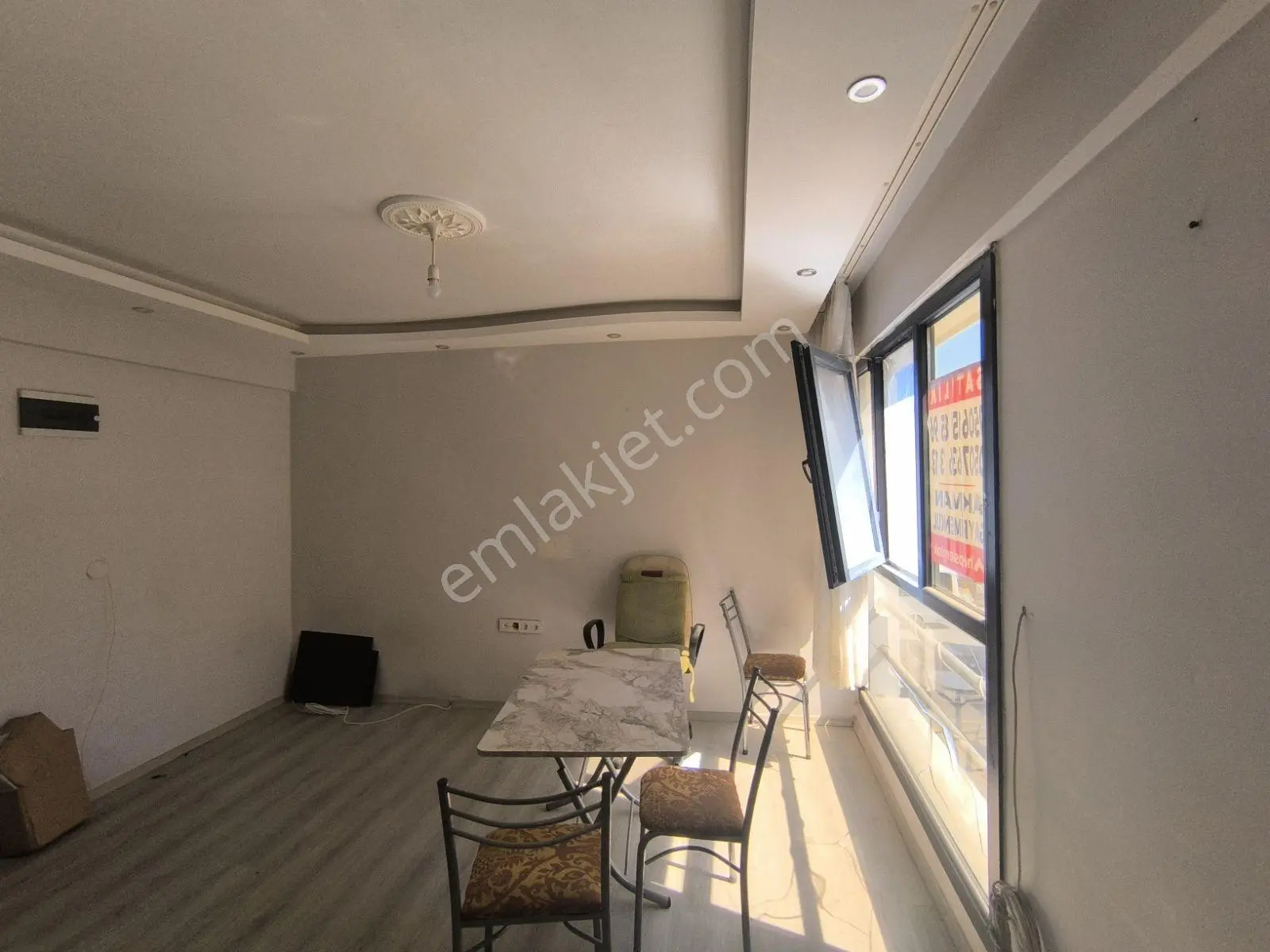 Muradiye'de Ana Cadde Dibinde Organizeye Yakın Eşyalı - Görsel 8