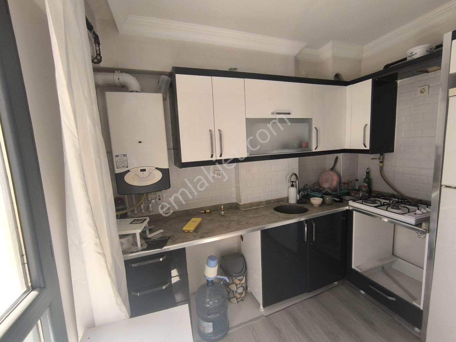 Muradiye'de Ana Cadde Dibinde Organizeye Yakın Eşyalı - Görsel 26