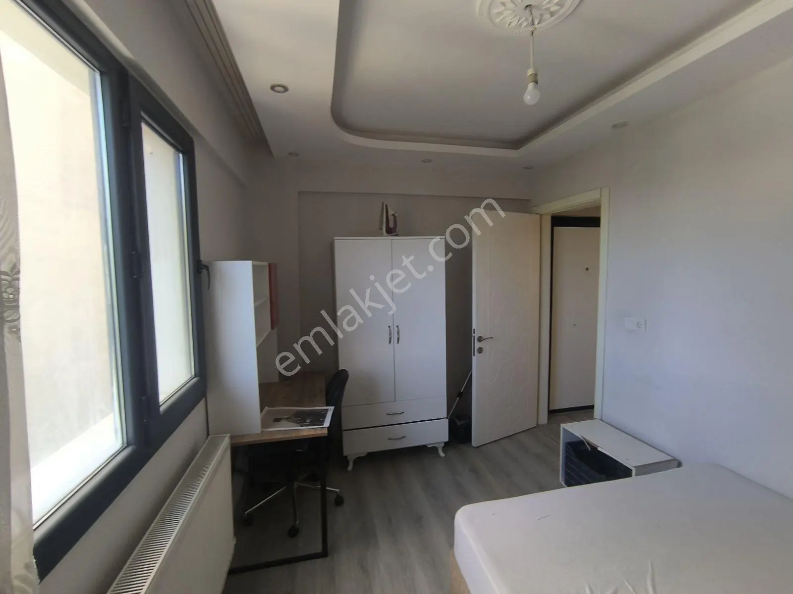 Muradiye'de Ana Cadde Dibinde Organizeye Yakın Eşyalı - Görsel 22
