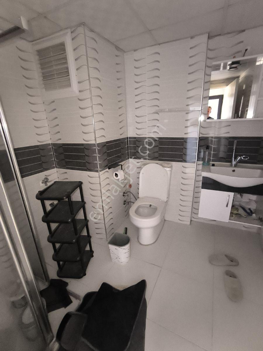 Muradiye'de Ana Cadde Dibinde Organizeye Yakın Eşyalı - Görsel 24
