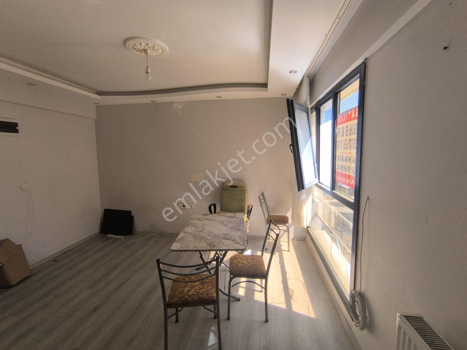 Muradiye'de Ana Cadde Dibinde Organizeye Yakın Eşyalı - Görsel 33