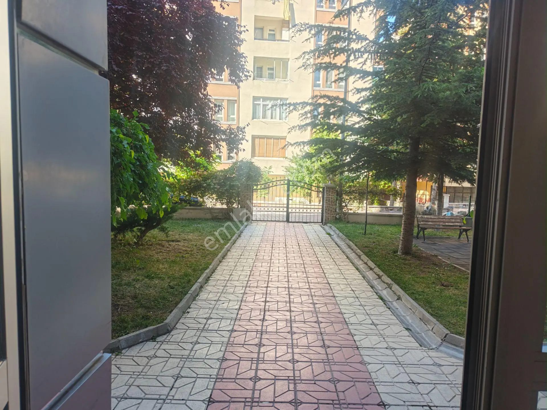 Sahibinden Cadde Üzeri Sitede 3+1 Daire - Görsel 3