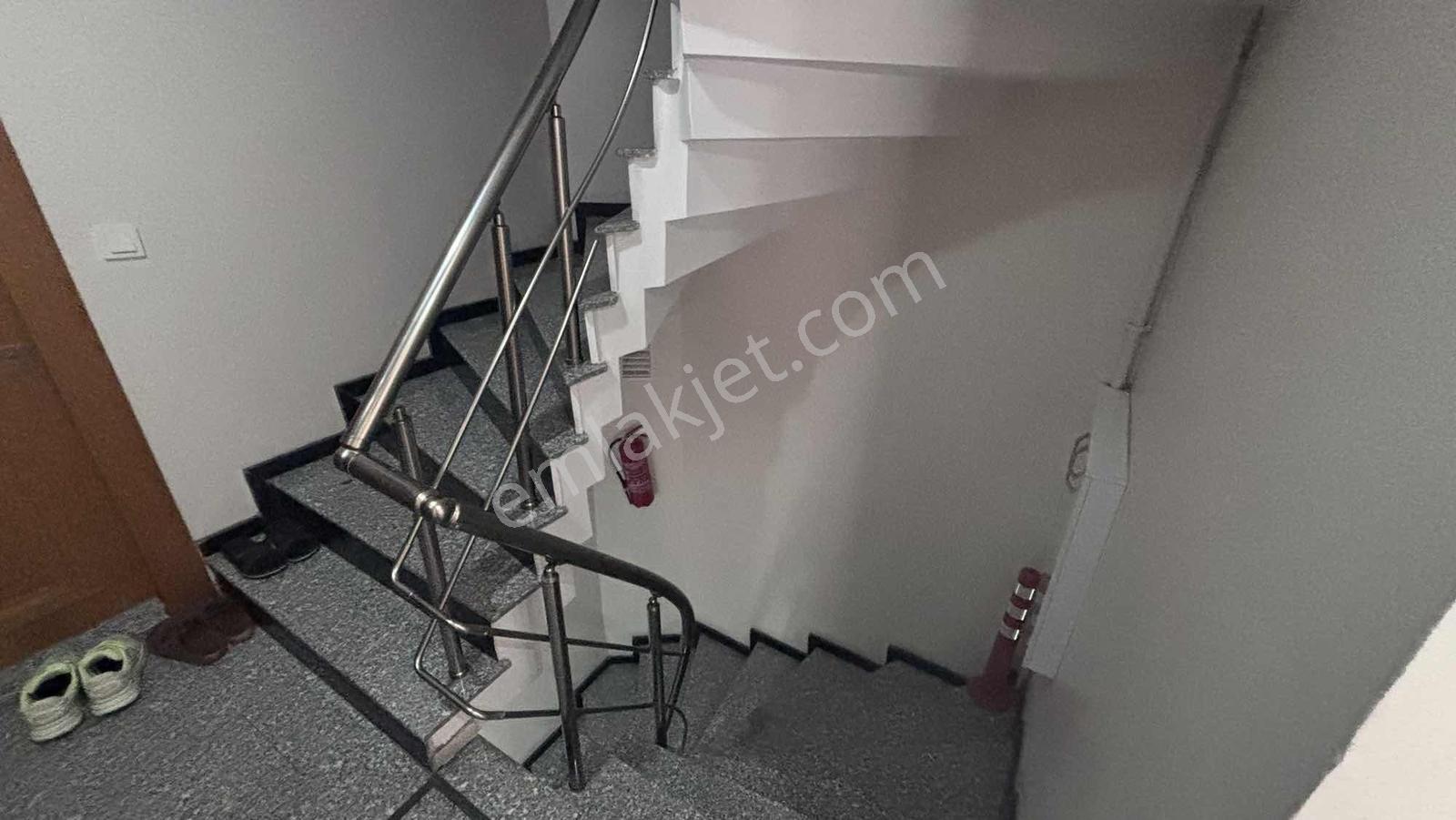 Kağıthane Şirintepe'de Caddenin Dibinde Kiralık Daire - Görsel 15