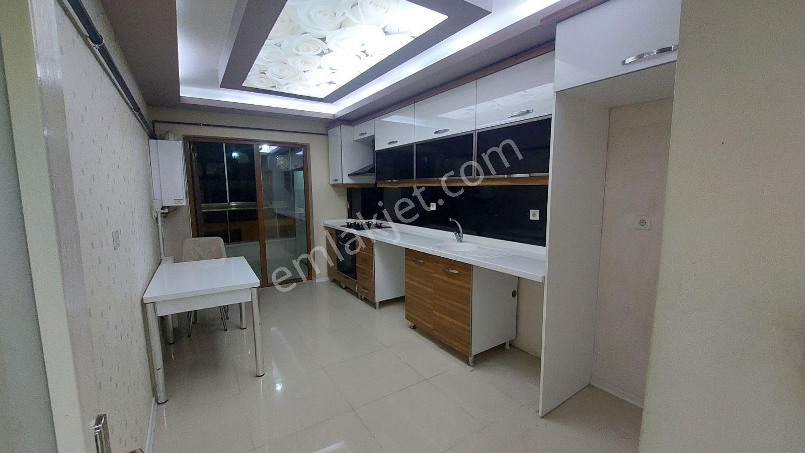 Bağlarbaşında Asansörlü Full Yapılı Orta Kat Daire