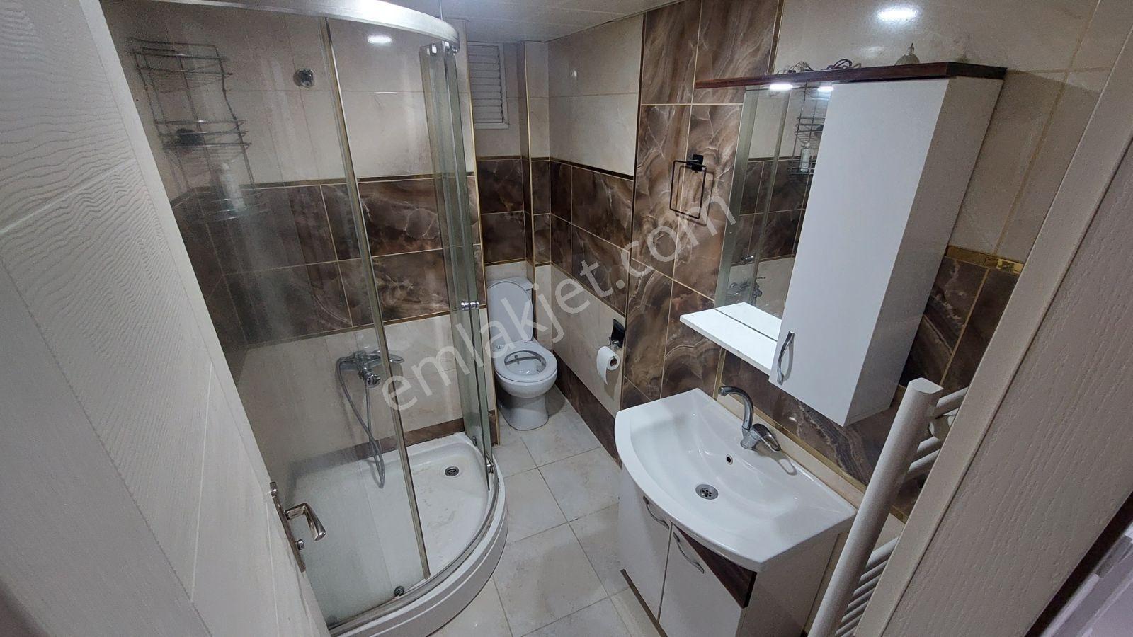 Bağlarbaşında Asansörlü Full Yapılı Orta Kat Daire - Görsel 35