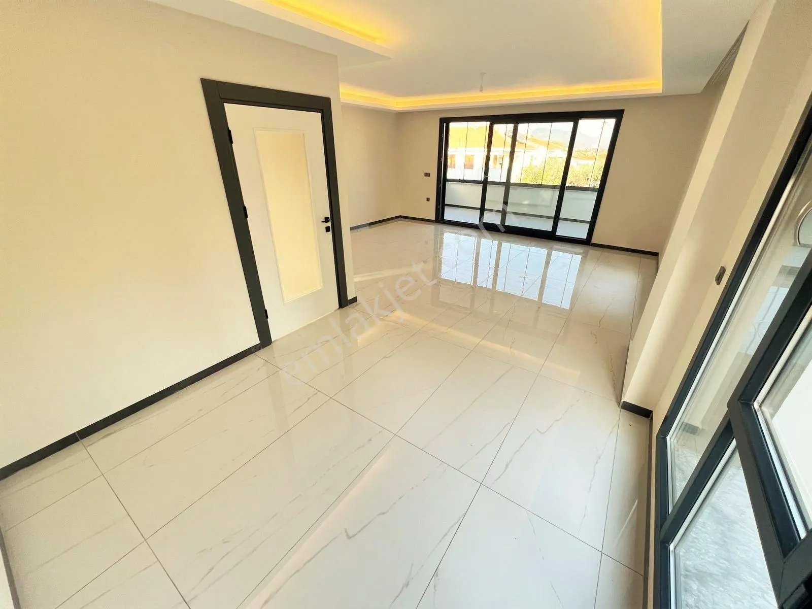 Akçay Aras Emlaktan Gürede 5+1 Müstakil Geniş Villa - Görsel 3