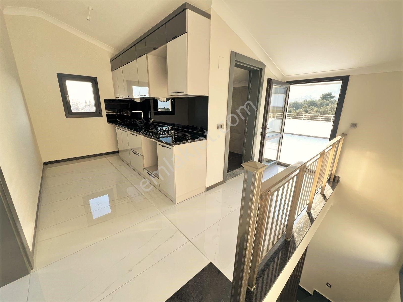 Akçay Aras Emlaktan Gürede 5+1 Müstakil Geniş Villa - Görsel 23