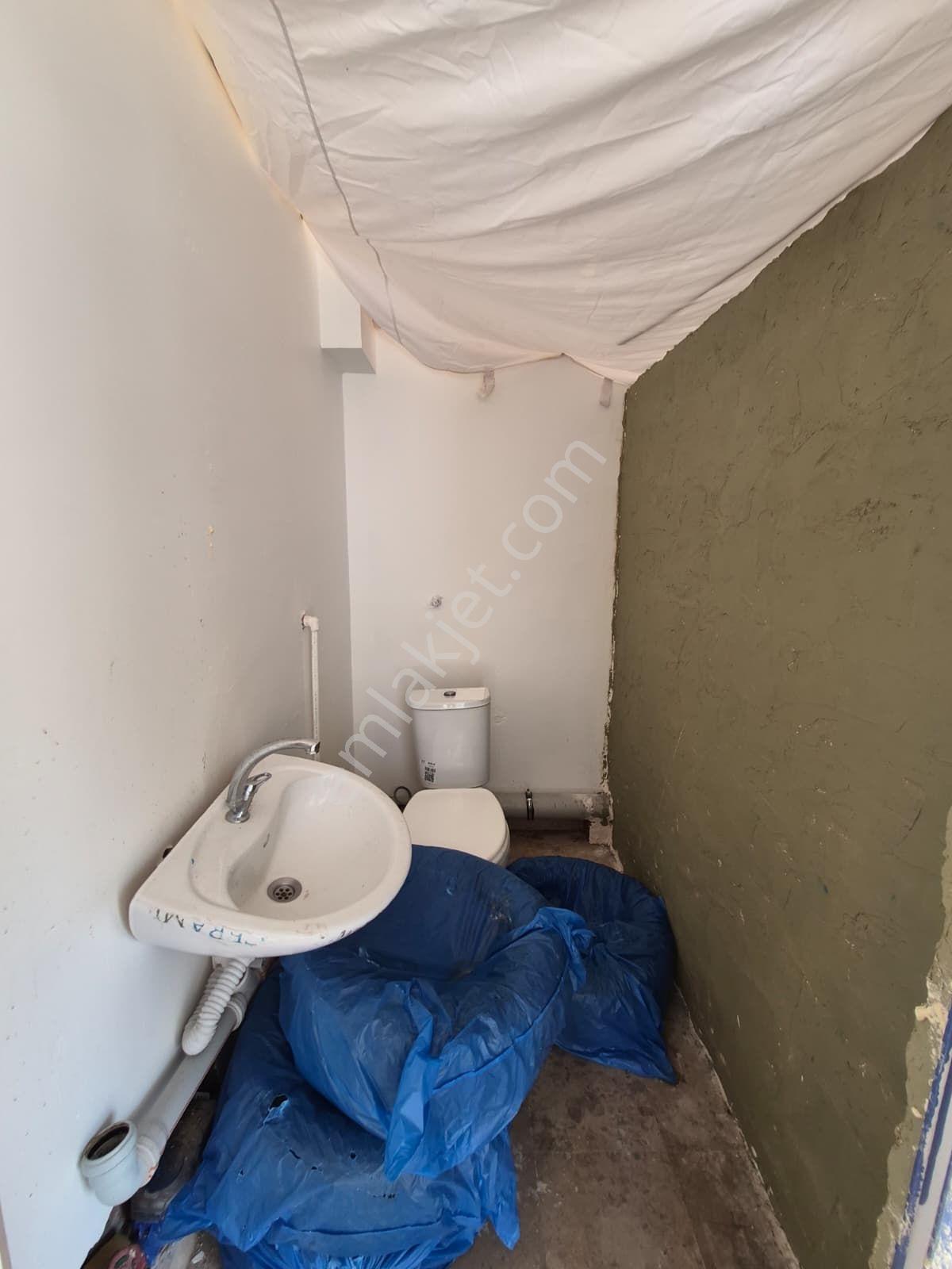 Afyon Üçok Emlaktan Dervişpaşa Mah İşlek Bölge Kiralık Dükkan - Görsel 8