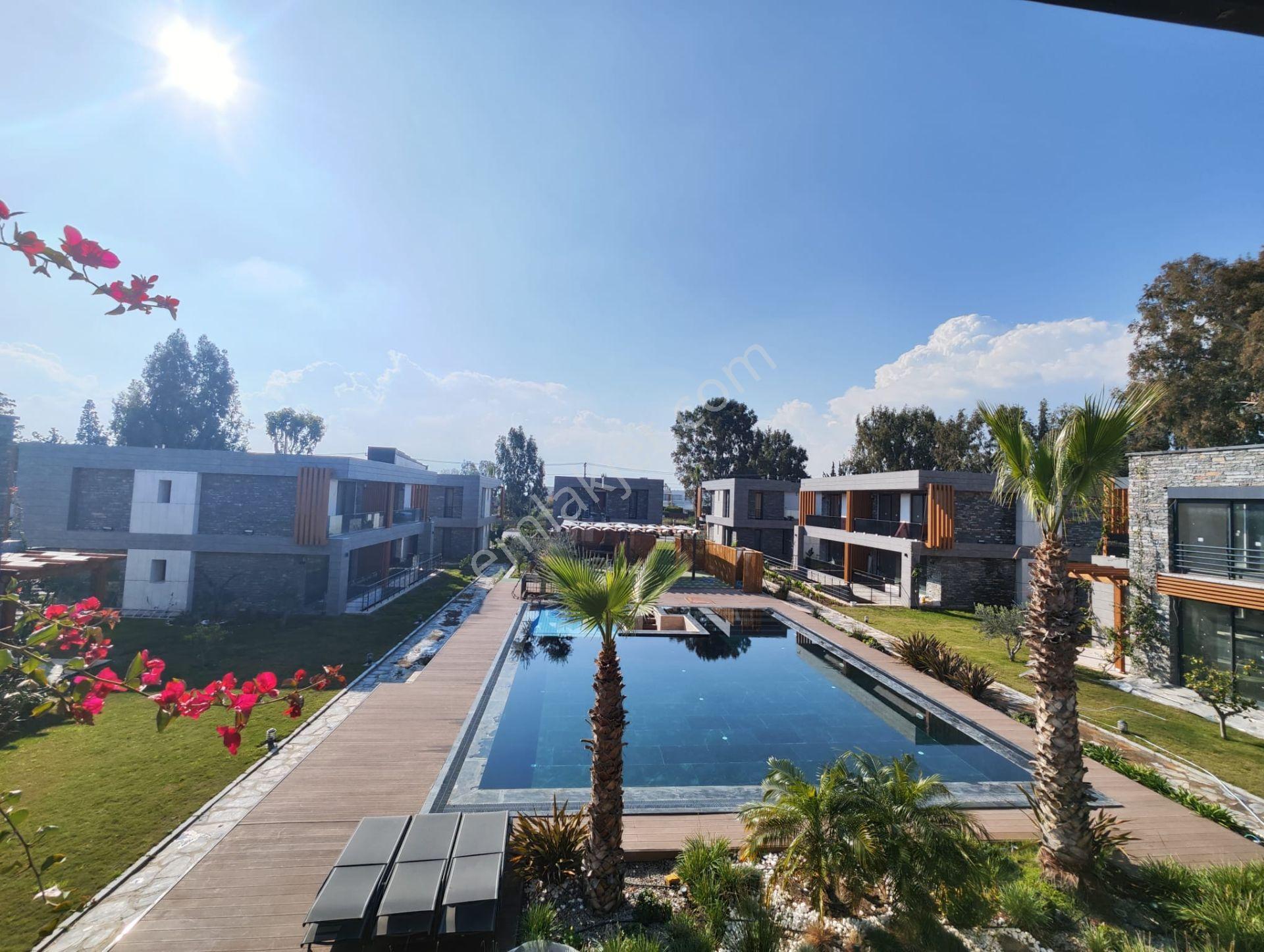 Denize 50 Metre Mesafe'de Güvenlikli Havuzlu 4+1 Villa ! - Görsel 32