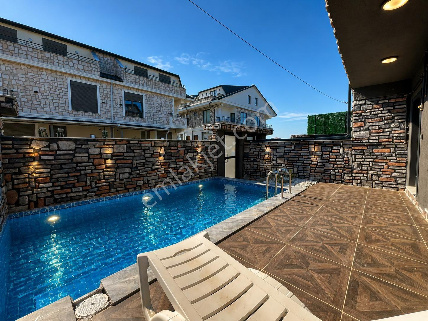 ^^meyra'dan^^konfor Ve Prestiji Bir Arada Sunan Havuzlu Villa^^