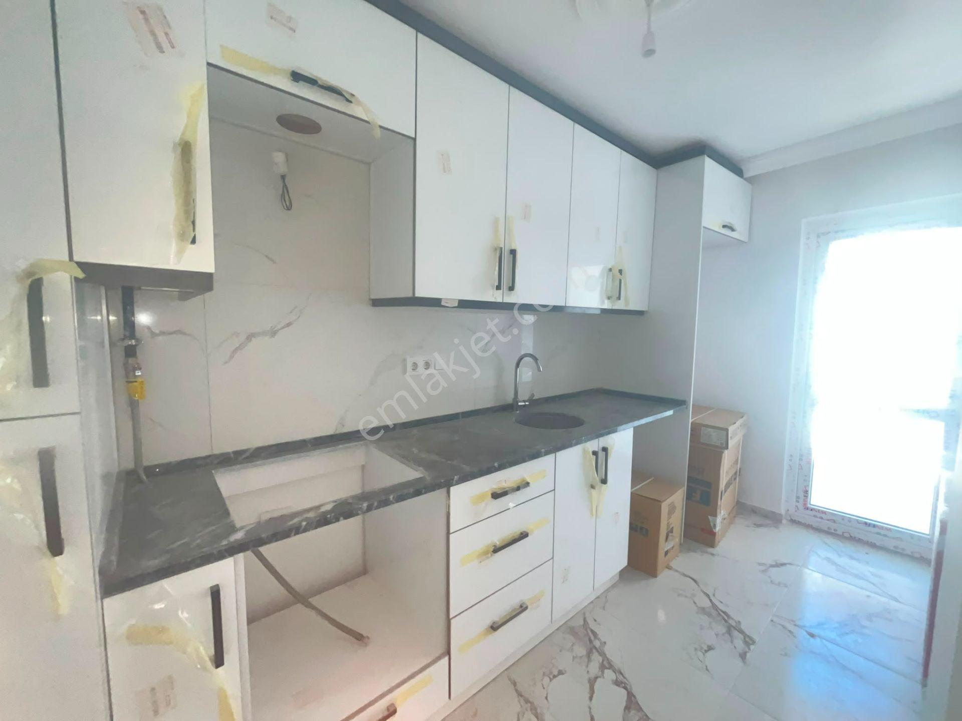 Alaybey Mahallesi Satılık Daire 2+1 90m2 M2 5 Katlının 2 Katı Full Özelikli Banyolu