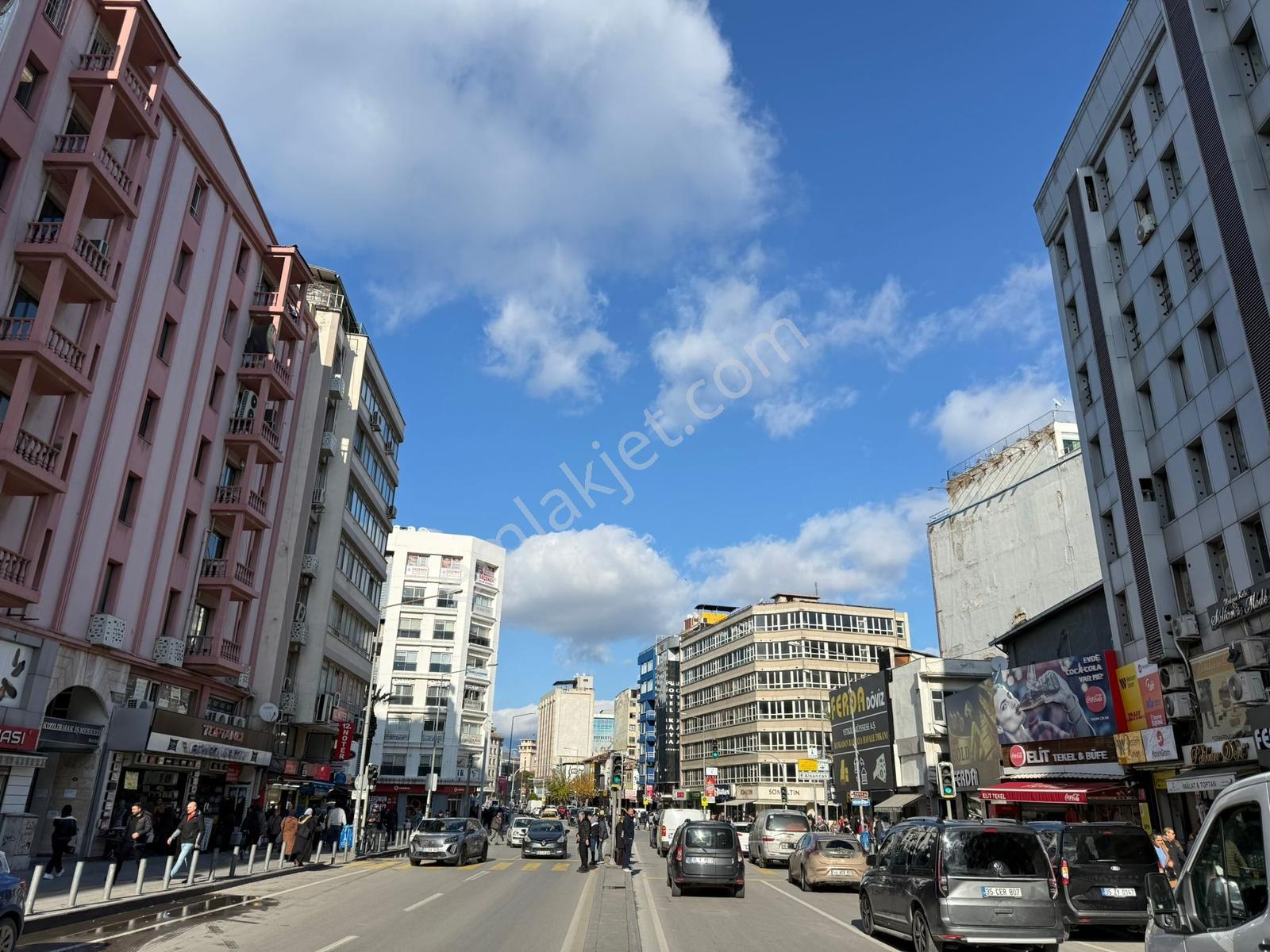 Çankaya Mezarlıkbaşı Ana Cadde Üzeri Satılık Ofis İşyeri