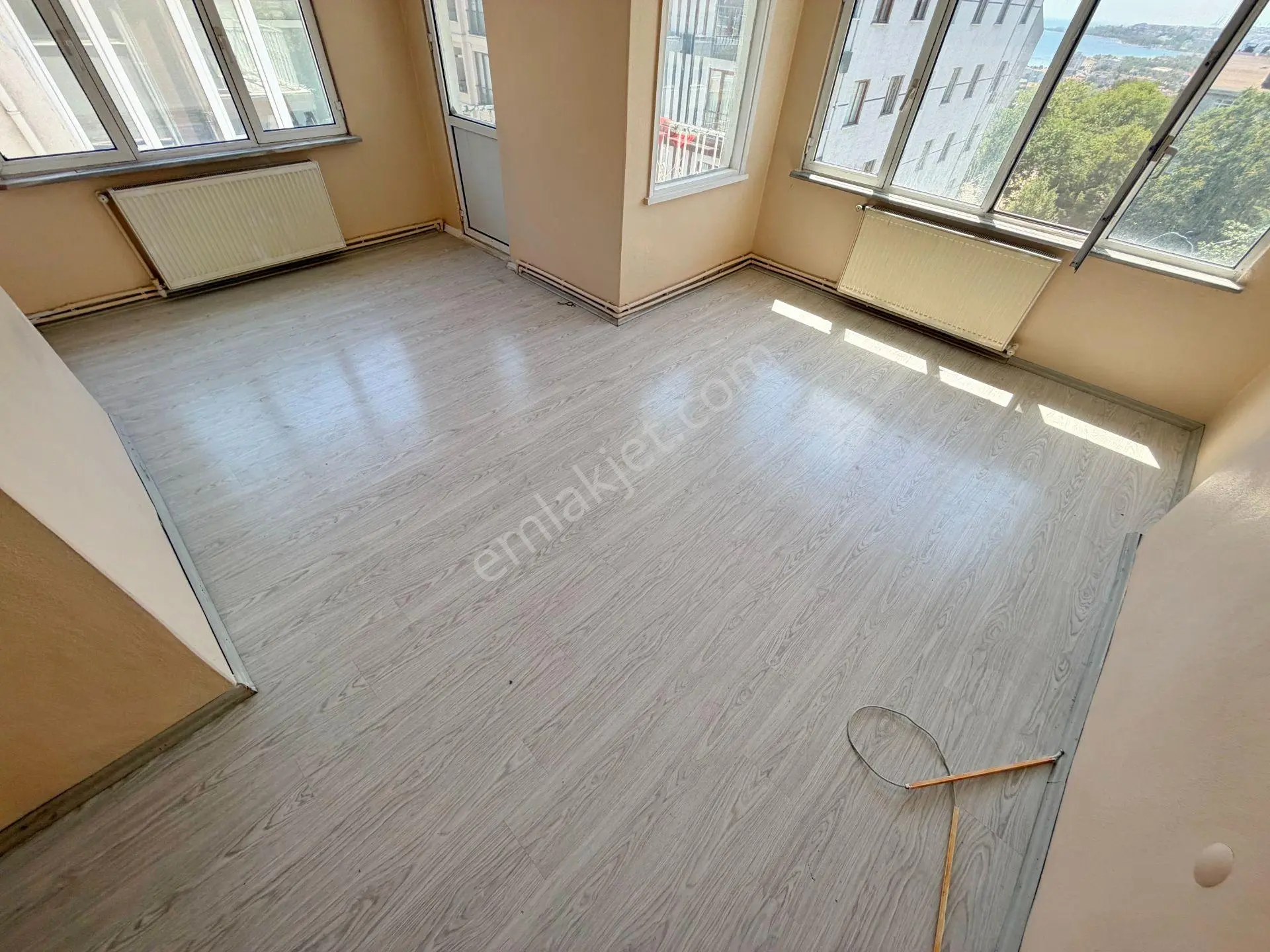 * Meral R5621 Barbaros Cad En Üst Kat Deniz Manzaralı Geniş 2+1 - Görsel 3