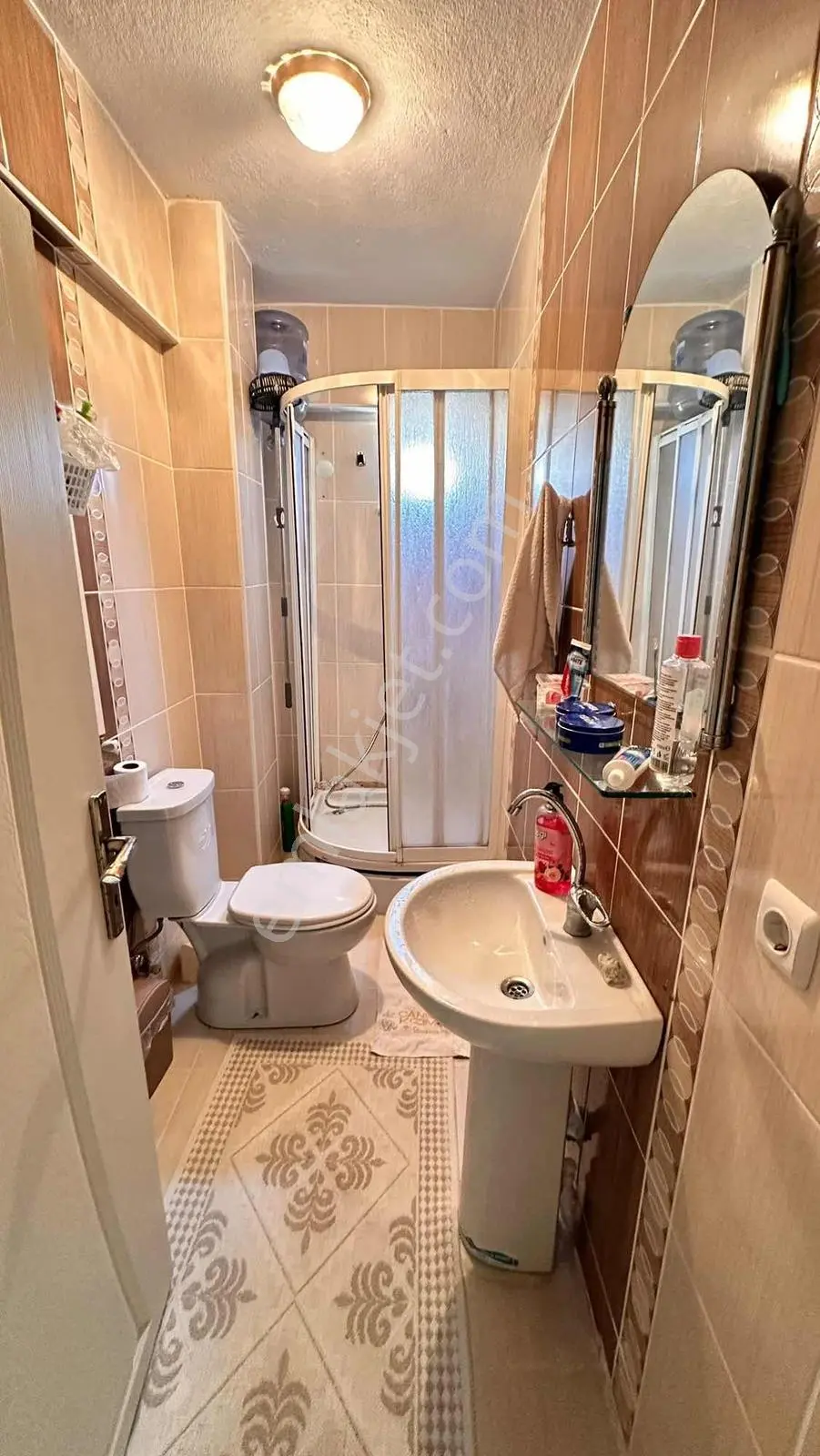 Denize Yakın Ara Kat Kombili Genişm2 Eşyalı 1+1 Acil Satılık - Görsel 3