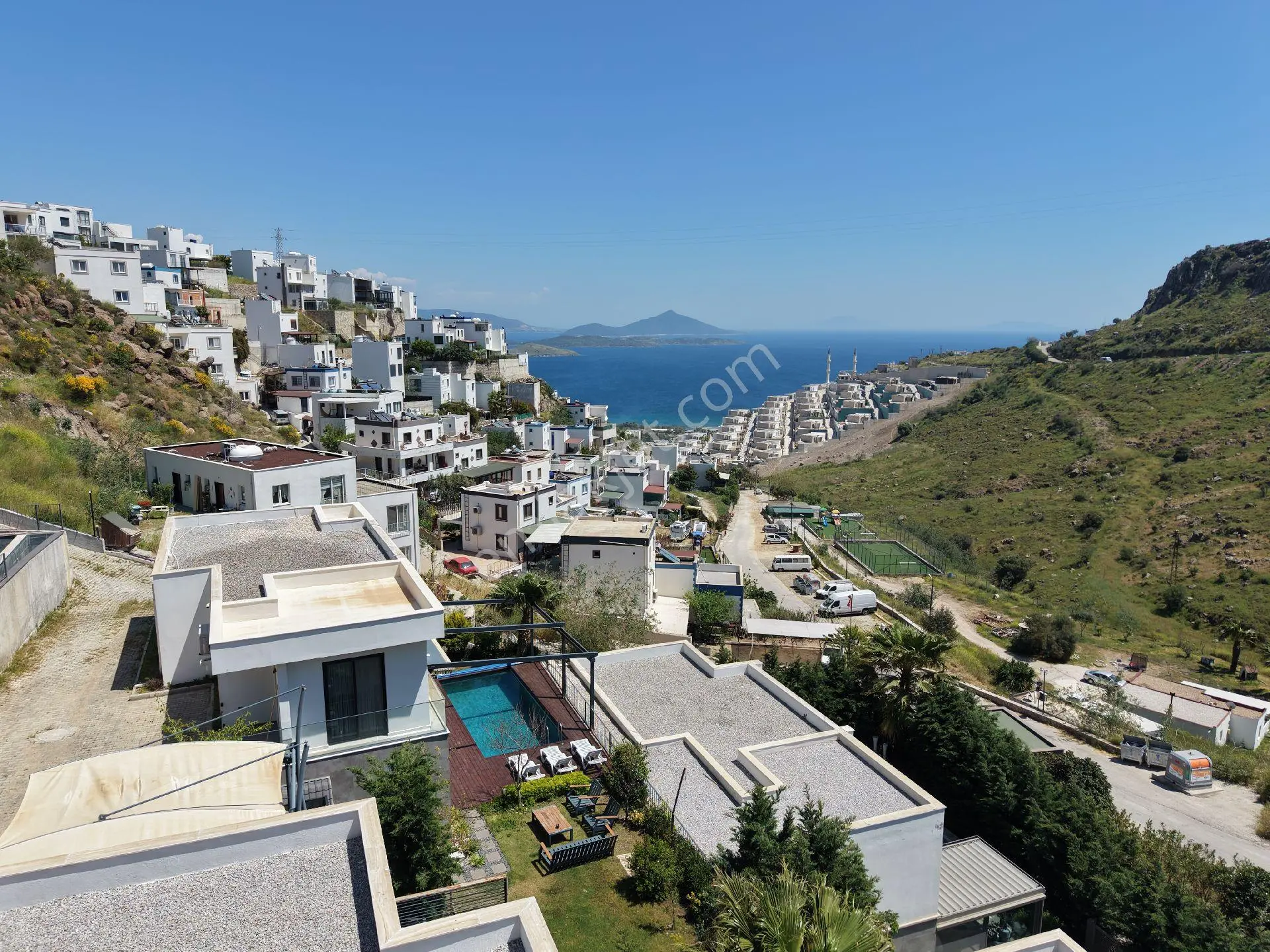 Ortakent Yahşi'de Site İçi 4+1 Havuzlu Deniz Manzaralı Villa ! - Görsel 2