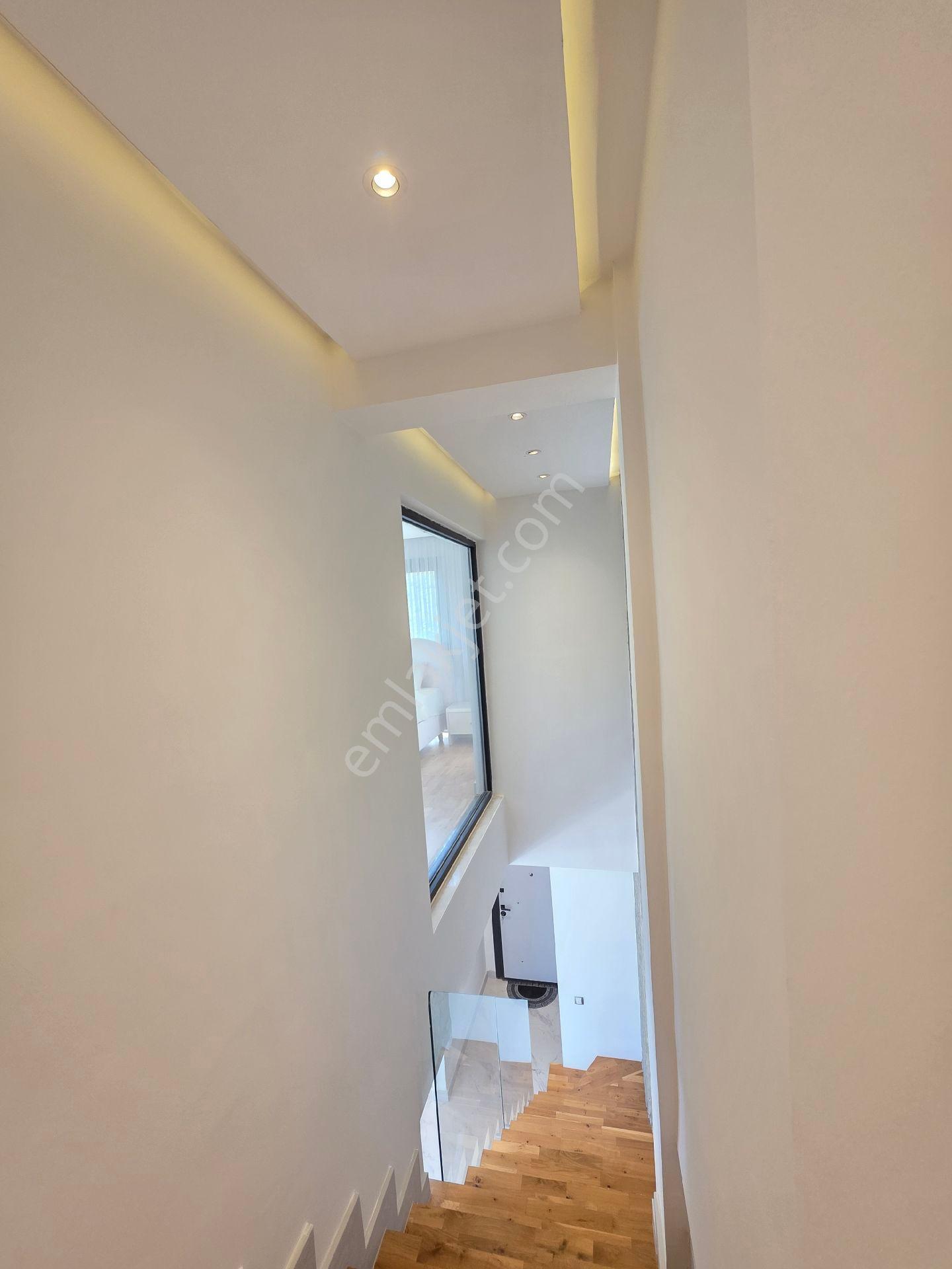 Ortakent Yahşi'de Site İçi 4+1 Havuzlu Deniz Manzaralı Villa ! - Görsel 14