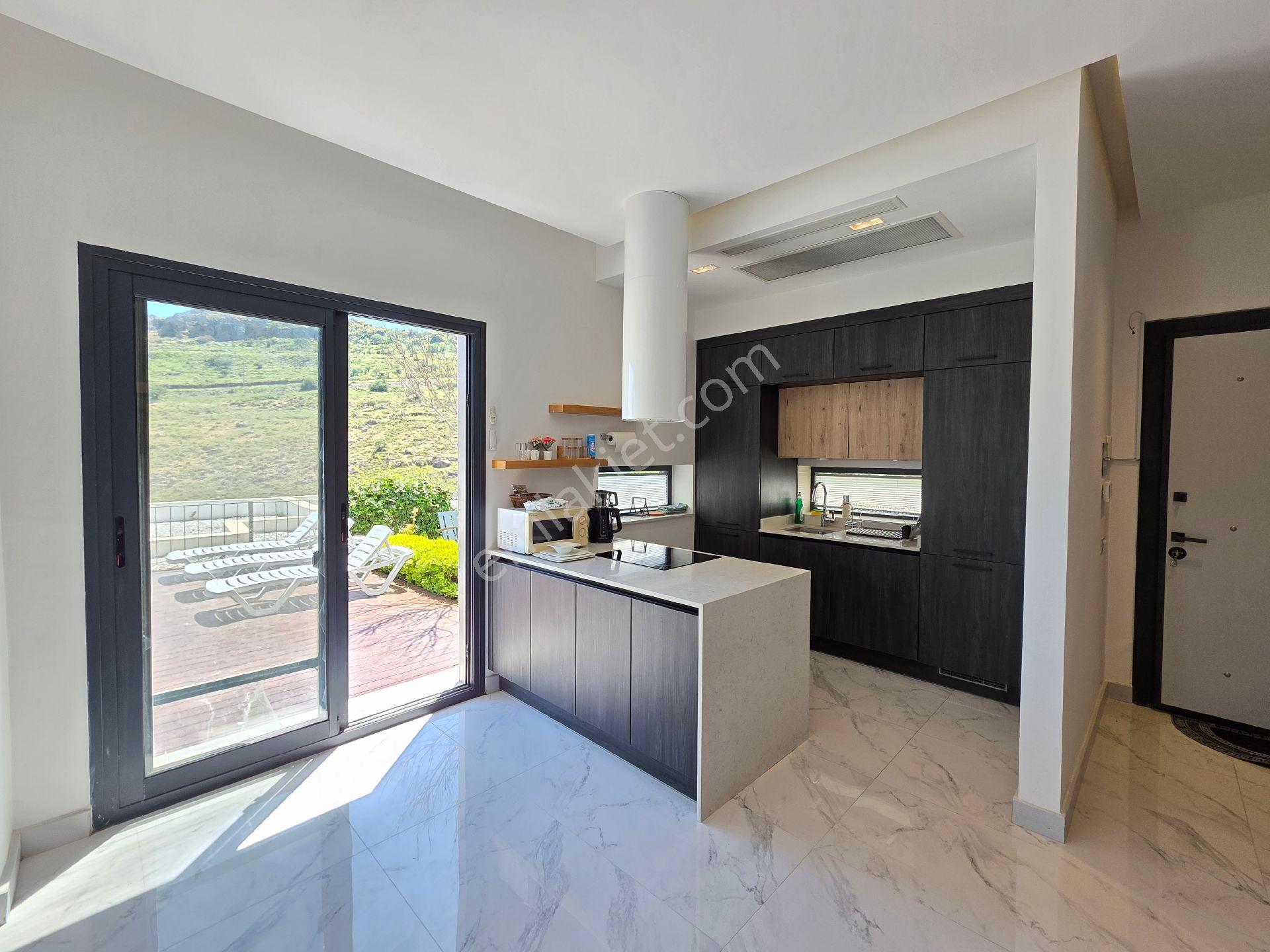 Ortakent Yahşi'de Site İçi 4+1 Havuzlu Deniz Manzaralı Villa ! - Görsel 10