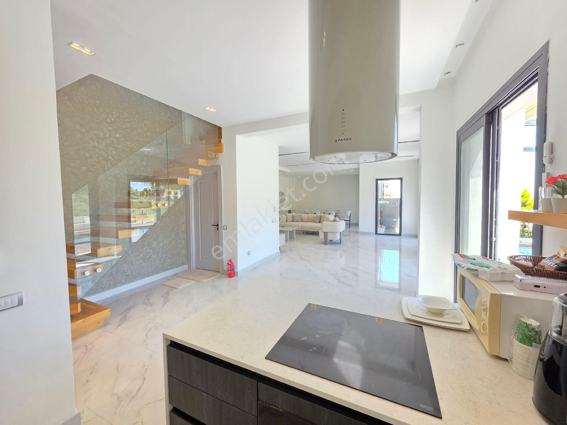 Ortakent Yahşi'de Site İçi 4+1 Havuzlu Deniz Manzaralı Villa ! - Görsel 7