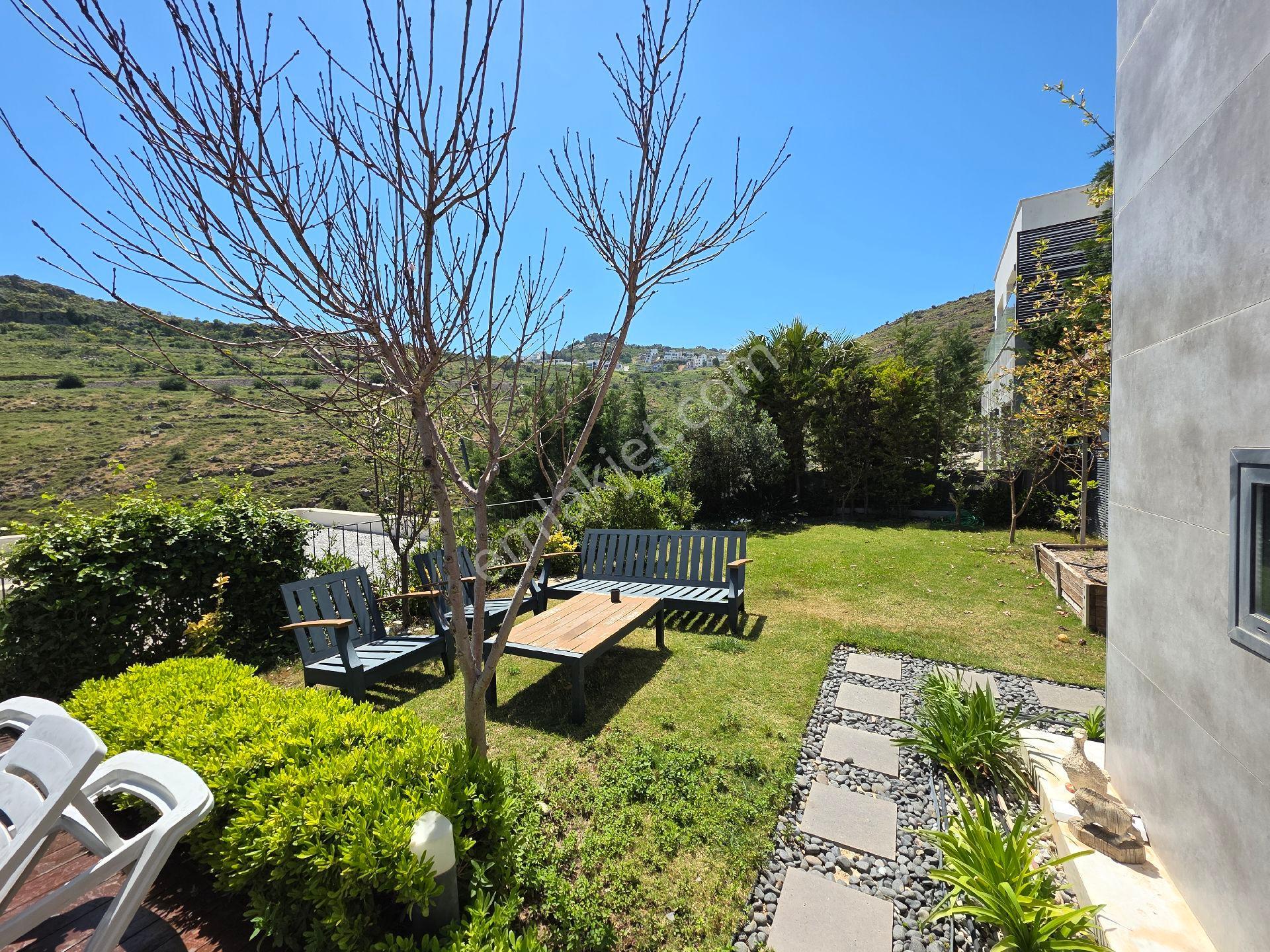 Ortakent Yahşi'de Site İçi 4+1 Havuzlu Deniz Manzaralı Villa ! - Görsel 15