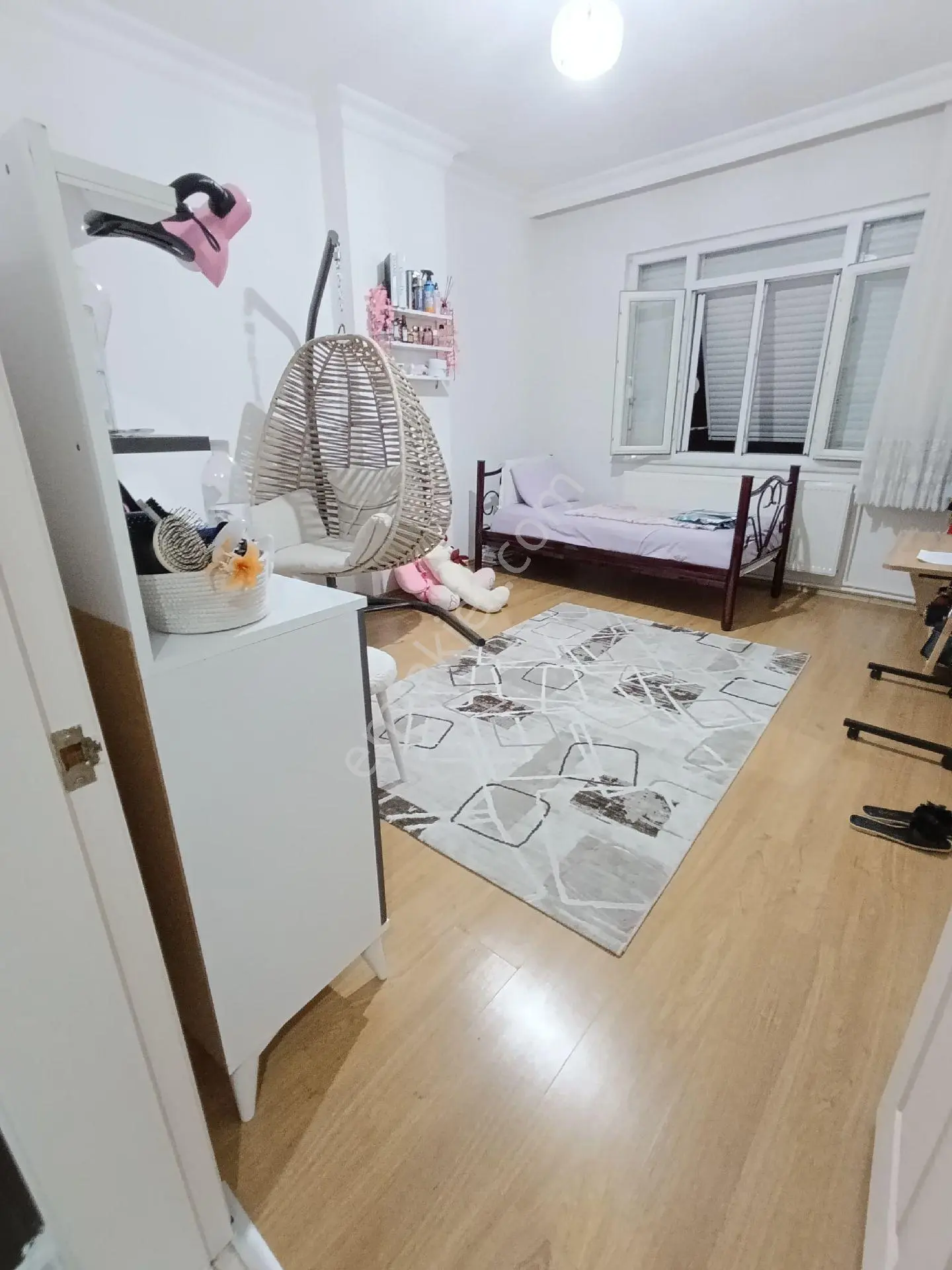 Serik Çarşı Merkezde 3.;kat Doğalgazlı 3+1 Daire - Görsel 2