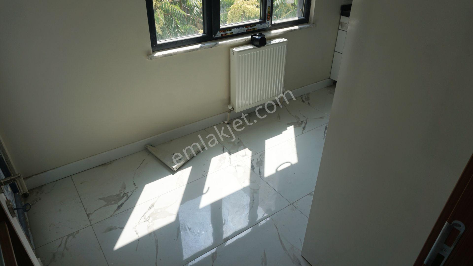 Meral R1754 Yeni 5 Yaş Kapalı Otopark Asansörlü Bina 2+1 Ara Kat - Görsel 11