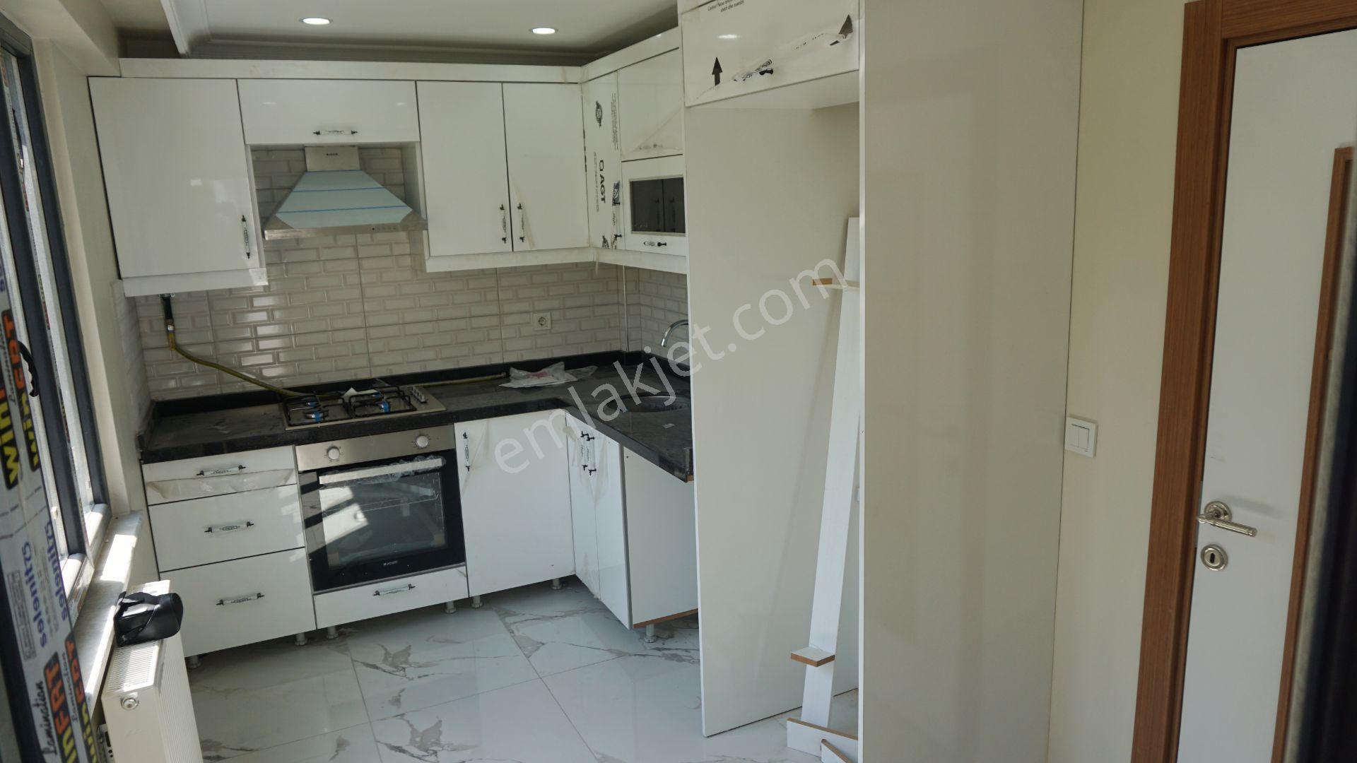 Meral R1754 Yeni 5 Yaş Kapalı Otopark Asansörlü Bina 2+1 Ara Kat - Görsel 12
