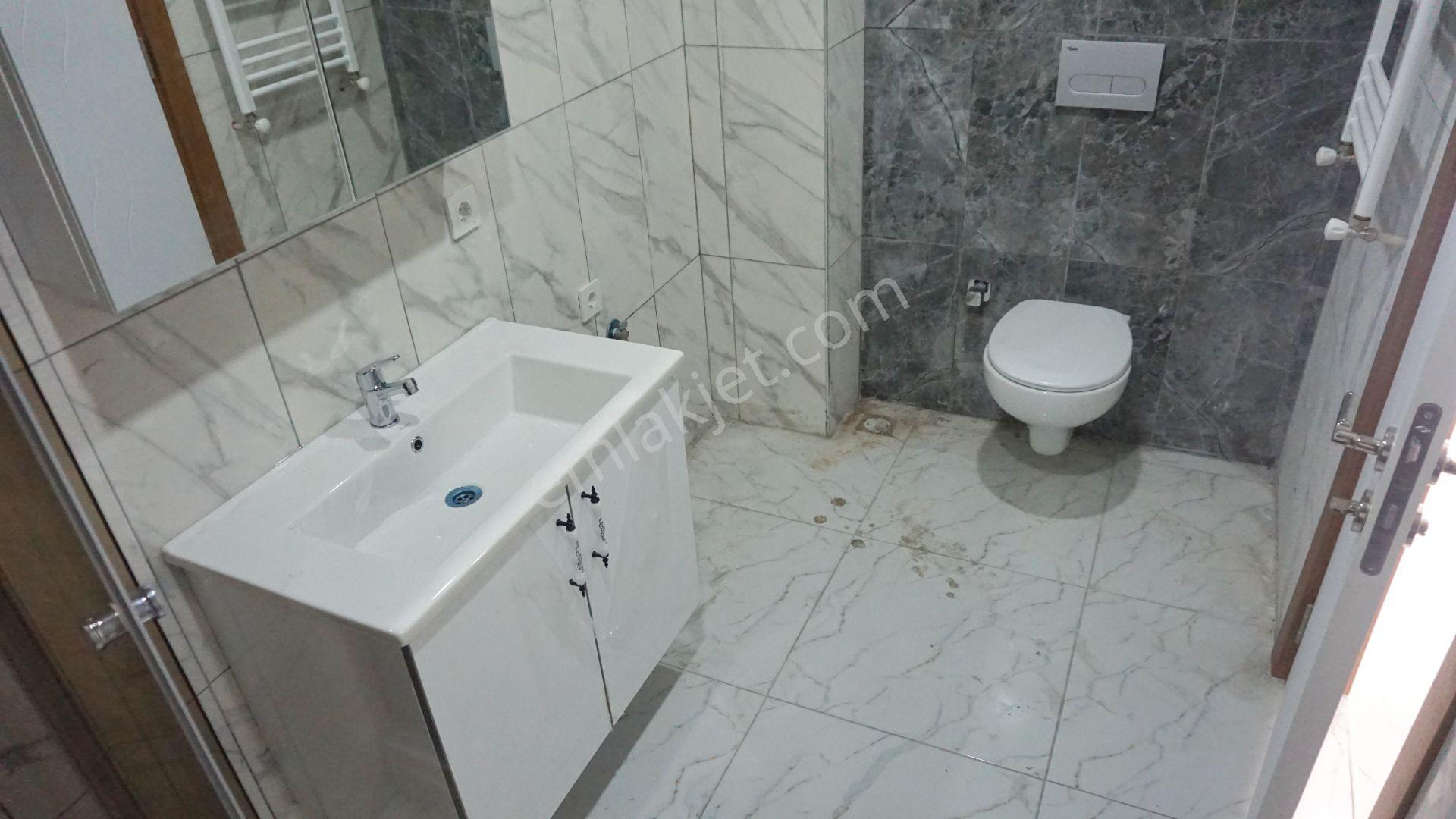 Meral R1754 Yeni 5 Yaş Kapalı Otopark Asansörlü Bina 2+1 Ara Kat - Görsel 15