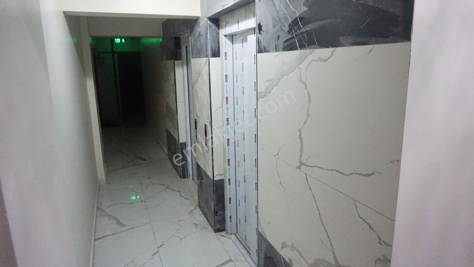 Meral R1754 Yeni 5 Yaş Kapalı Otopark Asansörlü Bina 2+1 Ara Kat - Görsel 29