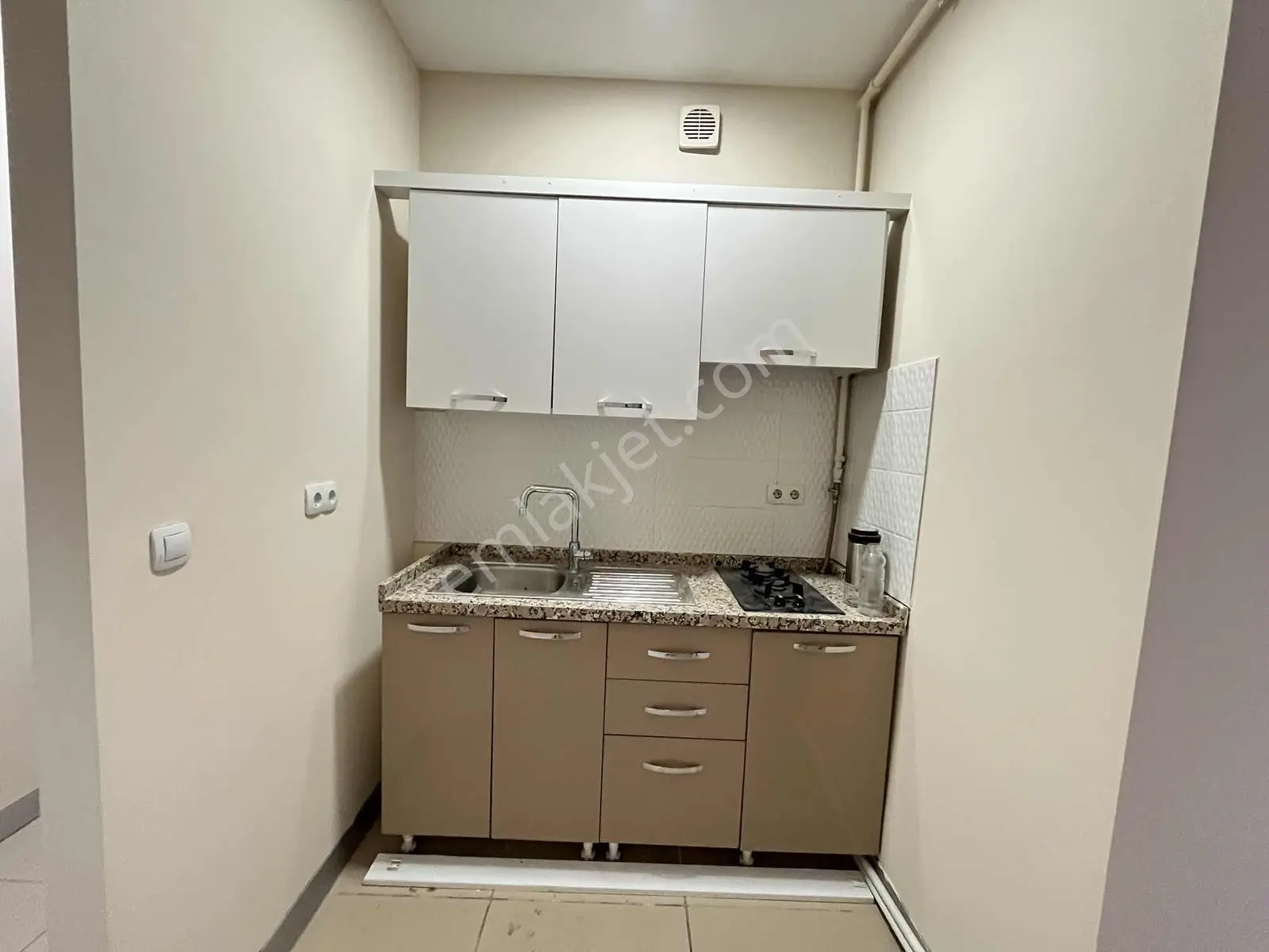 İmren Gayrimenkulden Sefaköy Merkezde 200 M2 Yeni Bina Düz Ayak - Görsel 3