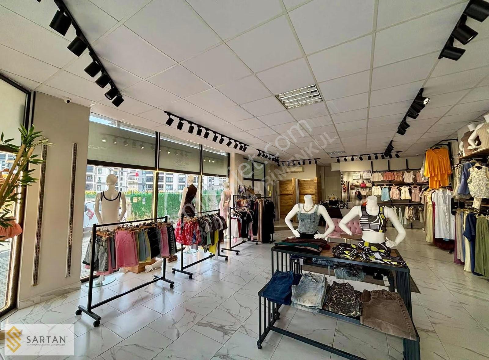 Balkan Bulvara Cephe Devren Kiralık Kadın Butik Dükkanı - Görsel 14