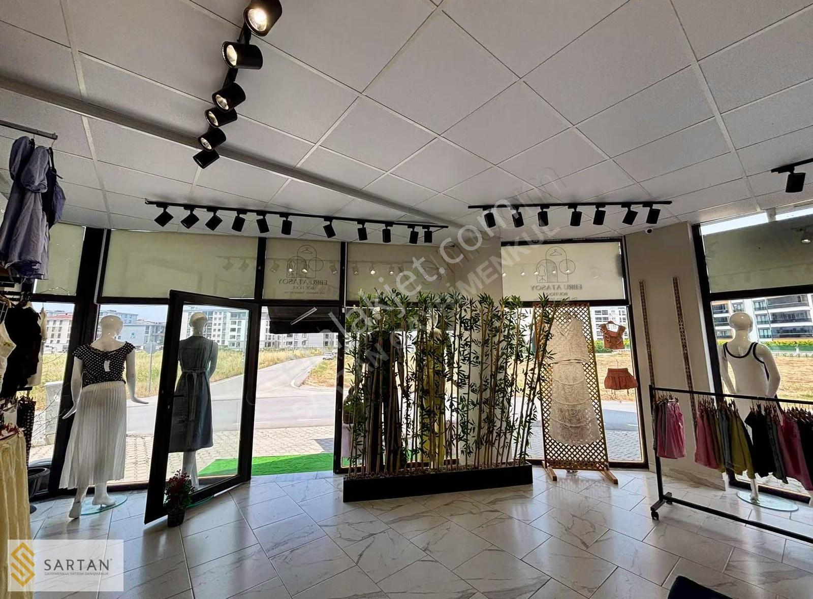 Balkan Bulvara Cephe Devren Kiralık Kadın Butik Dükkanı - Görsel 21