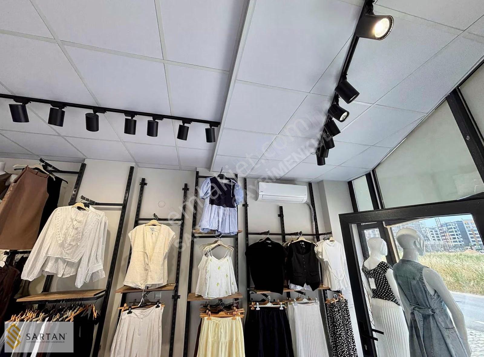Balkan Bulvara Cephe Devren Kiralık Kadın Butik Dükkanı - Görsel 18