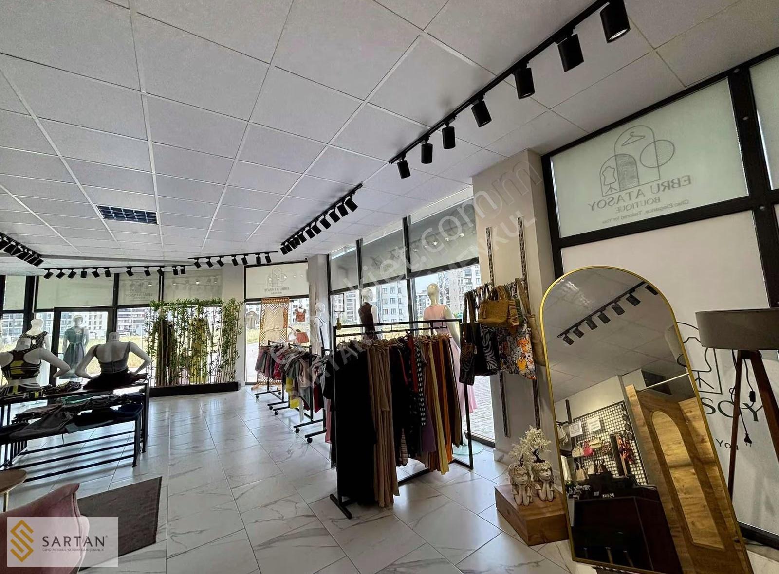 Balkan Bulvara Cephe Devren Kiralık Kadın Butik Dükkanı - Görsel 16