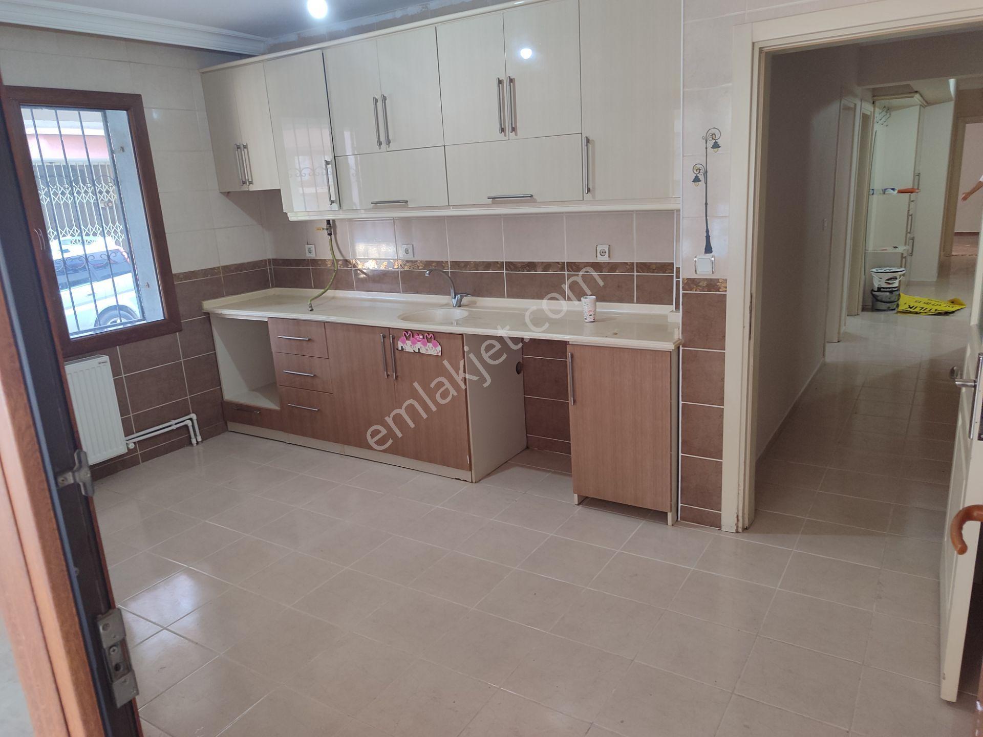 Kemalpaşanın Merkezinde Acil Satılık 4+1 Doğalgazlı Daire - Görsel 19