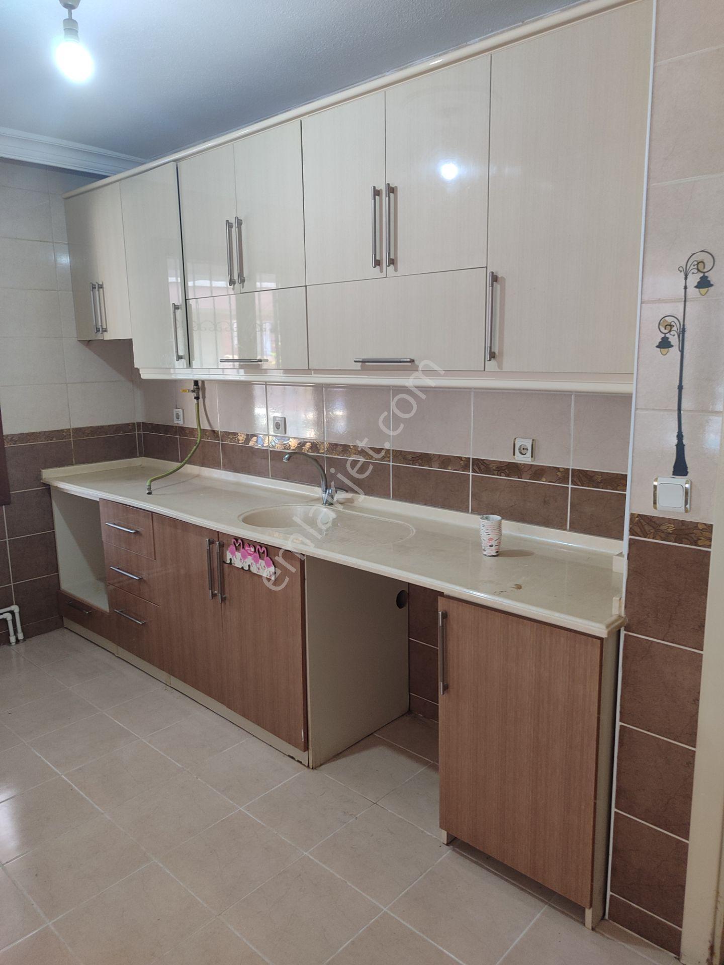 Kemalpaşanın Merkezinde Acil Satılık 4+1 Doğalgazlı Daire - Görsel 10